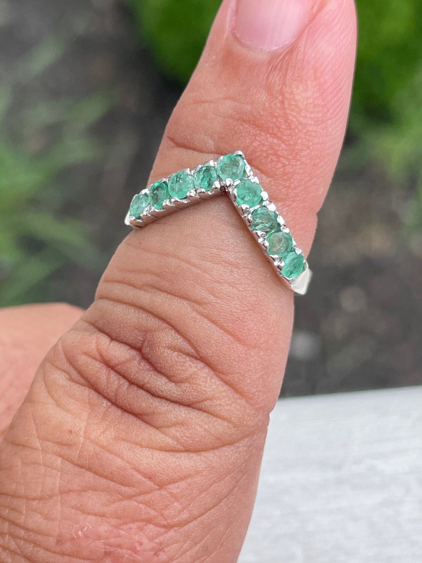 925 Sterling Silver Natural Emerald V Shaped Band Ring Size 6.5