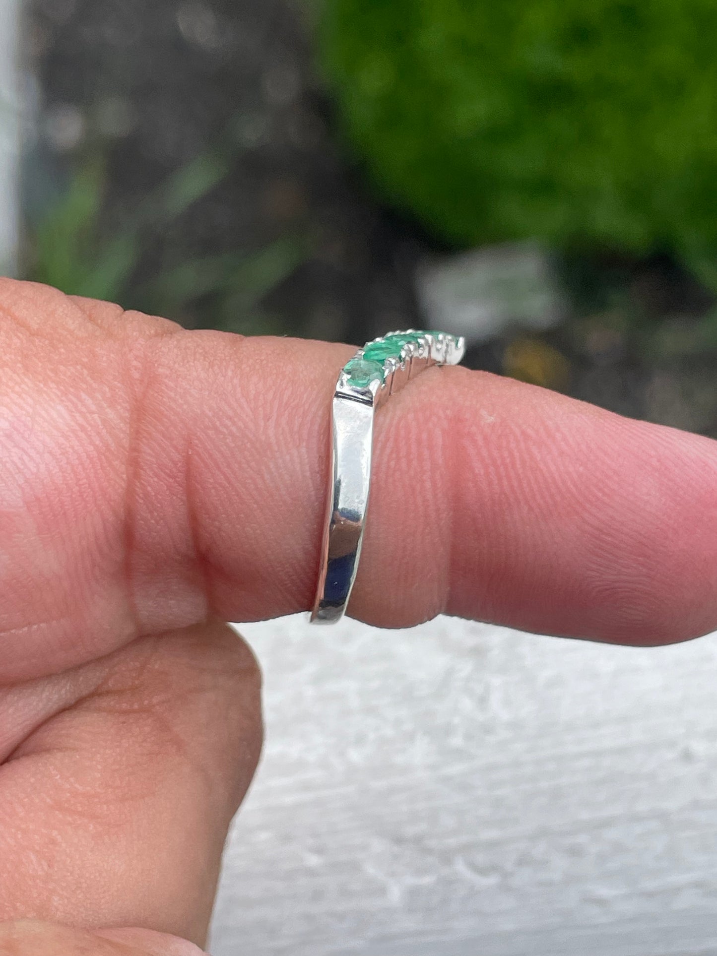925 Sterling Silver Natural Emerald V Shaped Band Ring Size 6.5
