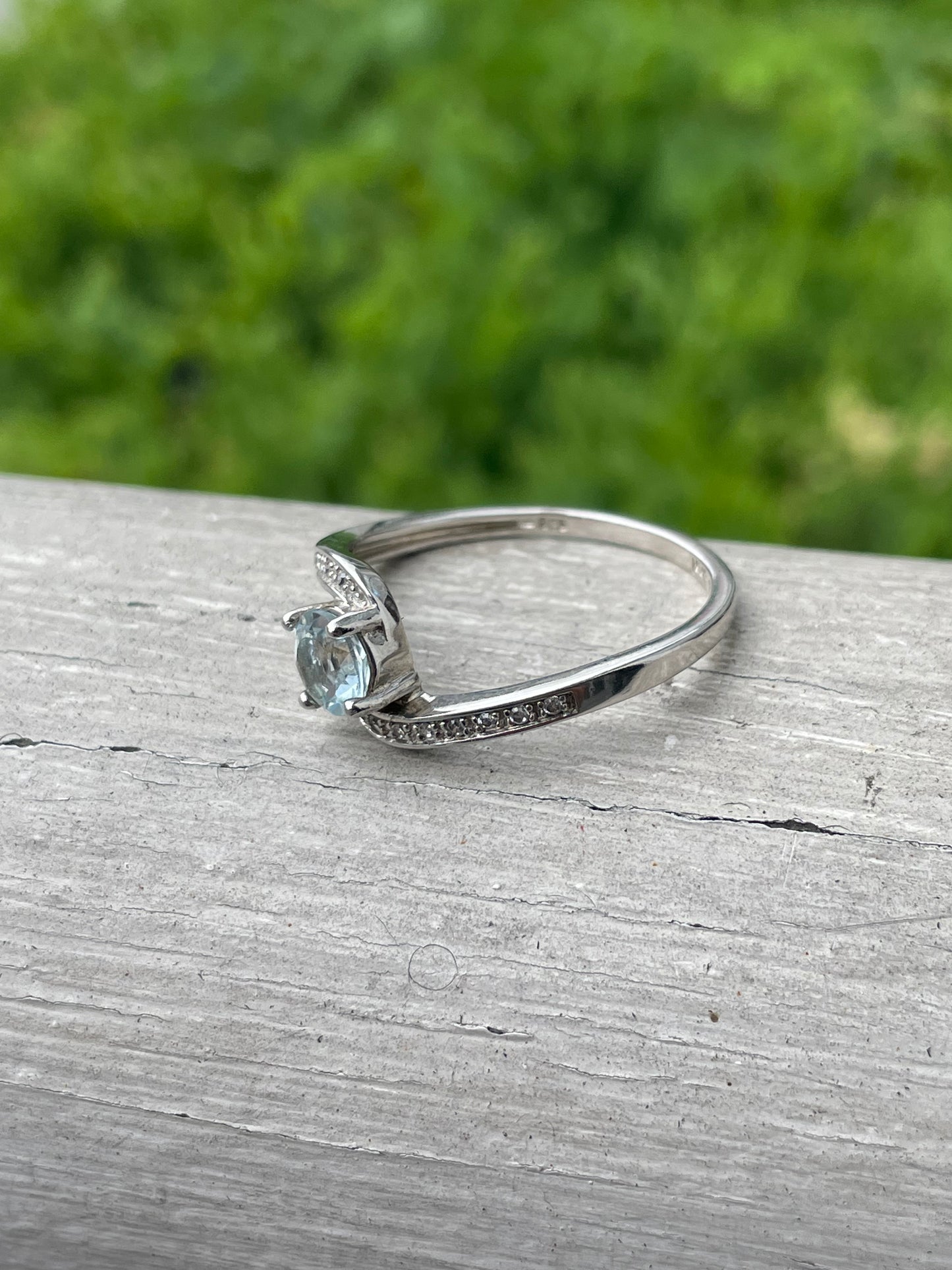 925 Sterling Silver Aquamarine & Clear Zirconia Swirl Ring
