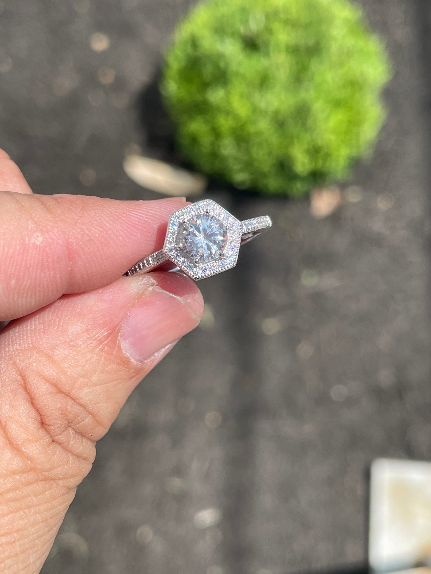 925 Sterling Silver Clear Zirconia Cocktail Ring