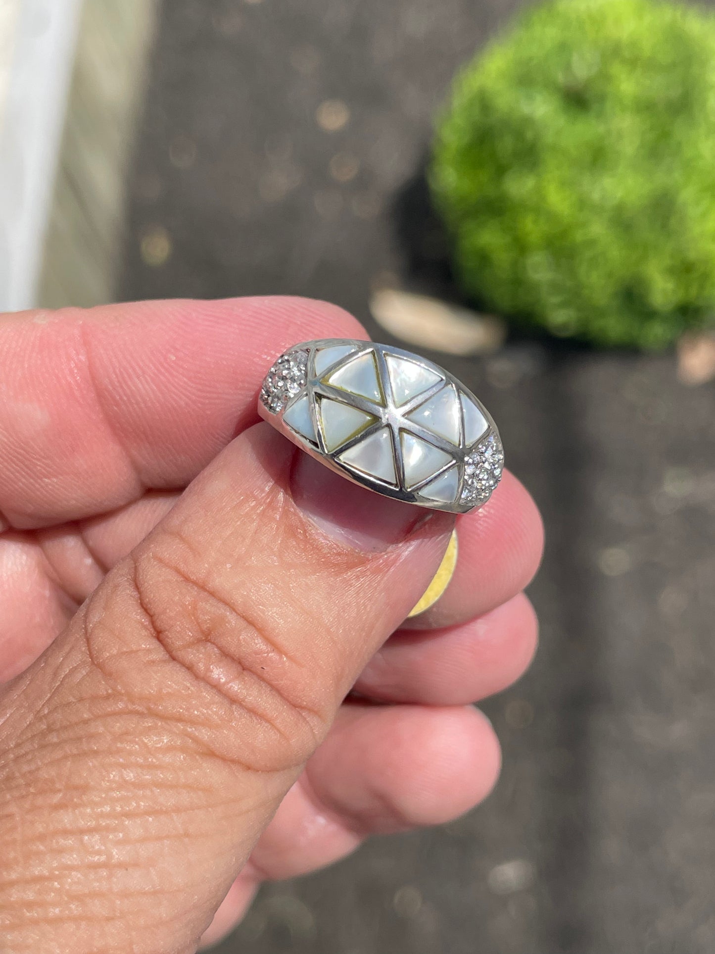 925 Sterling Silver Mother of Pearl Dome Ring