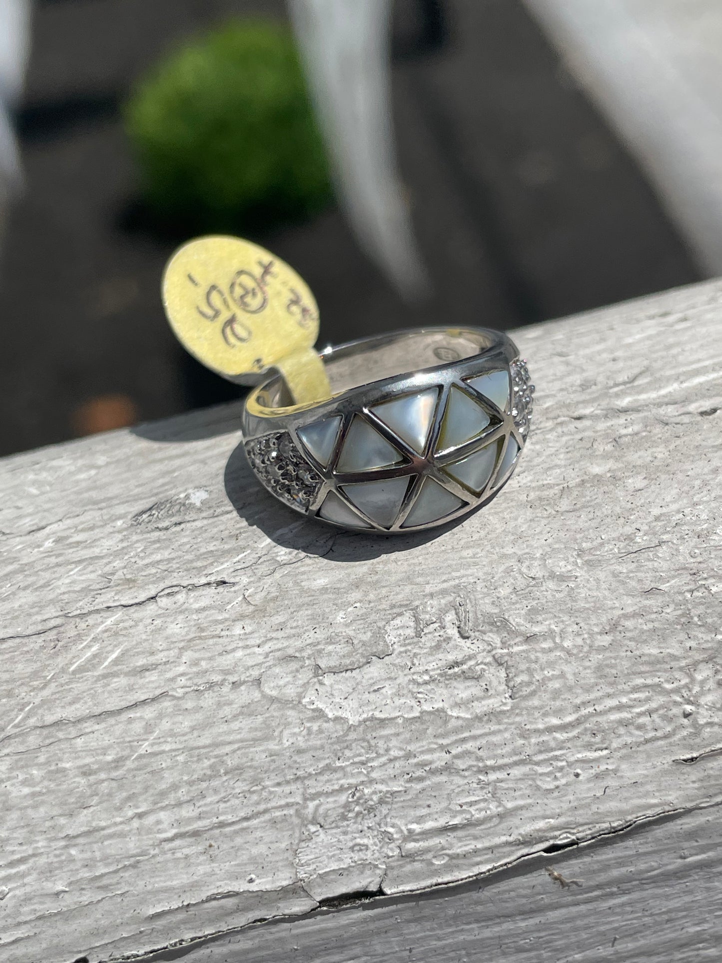 925 Sterling Silver Mother of Pearl Dome Ring