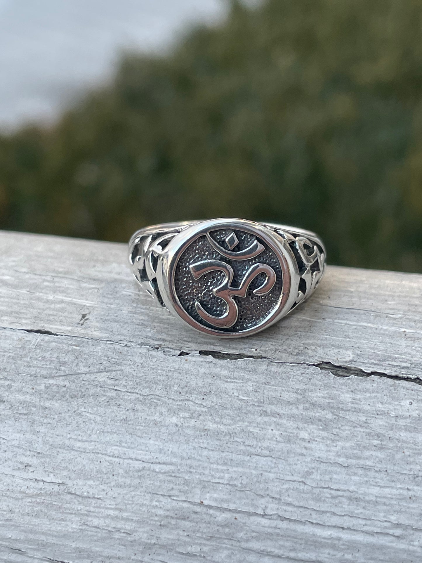 925 Sterling Silver Ohm Signet Ring Sz 7.75