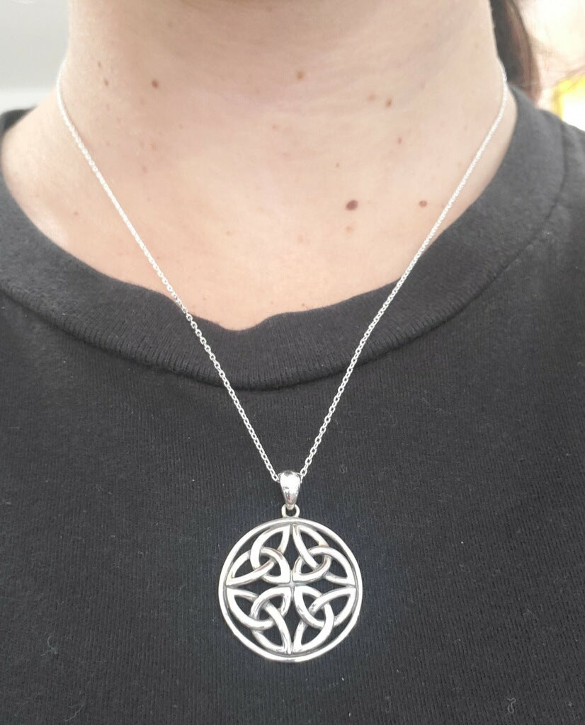 925 Sterling Silver Celtic Knot Circle Necklace