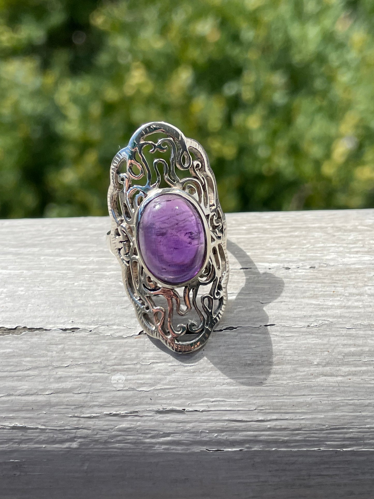 925 Sterling Silver Cabochon Amethyst Filigree Shield Ring