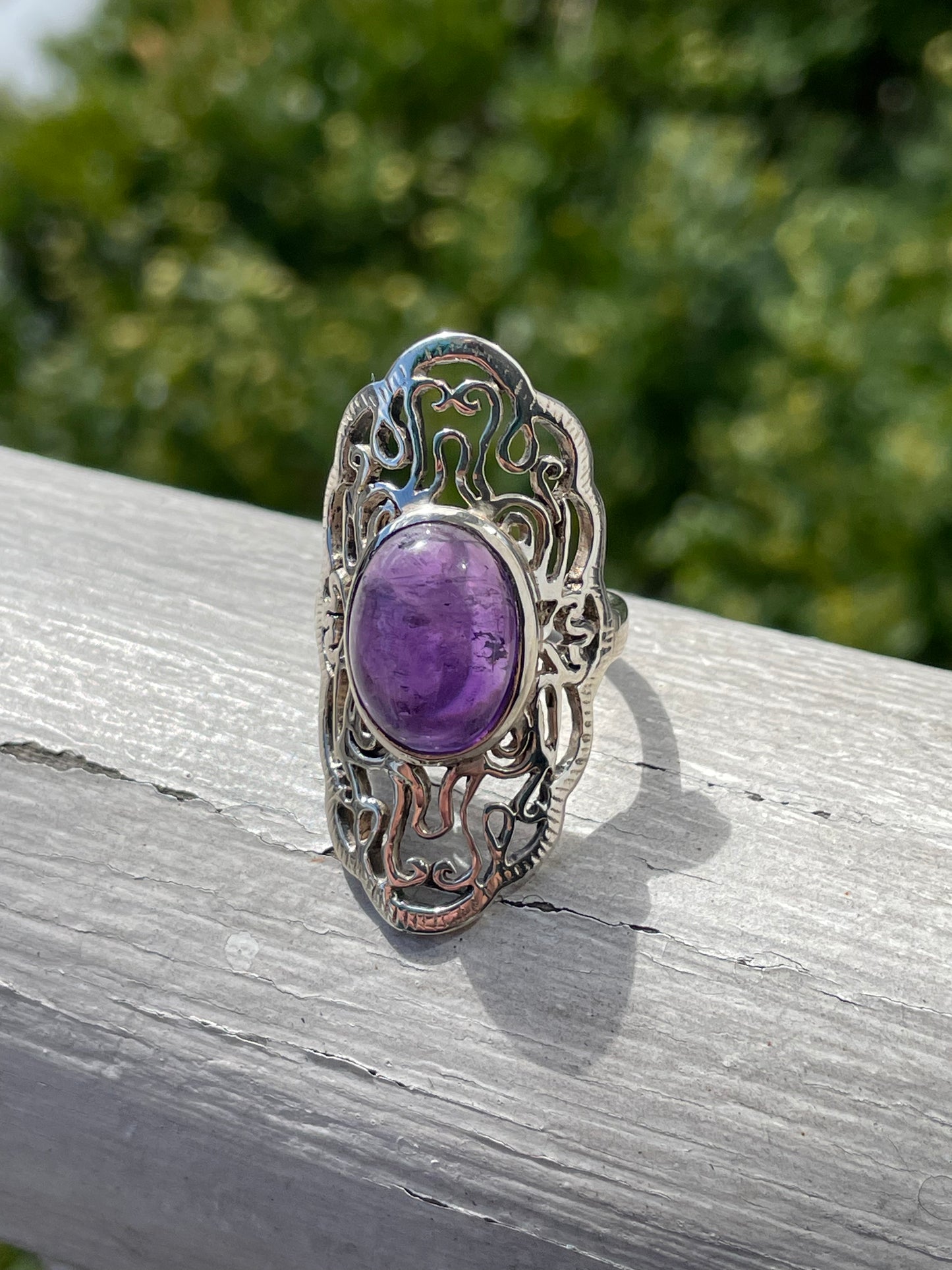 925 Sterling Silver Cabochon Amethyst Filigree Shield Ring