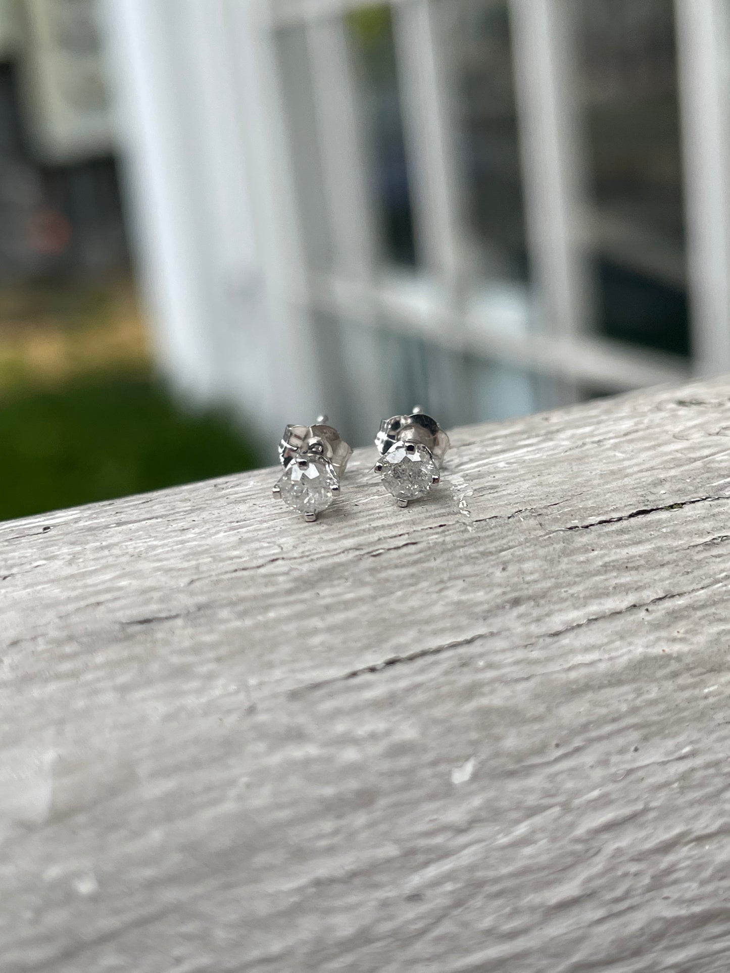 14k White Gold .20ct Diamond Stud Earrings