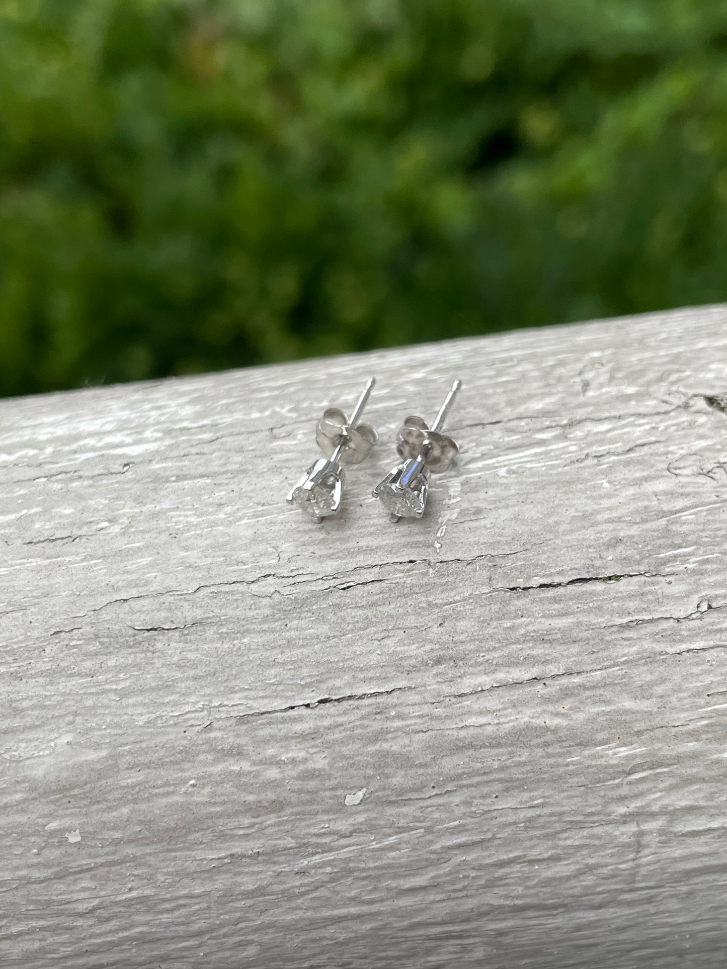 14k White Gold .20ct Diamond Stud Earrings