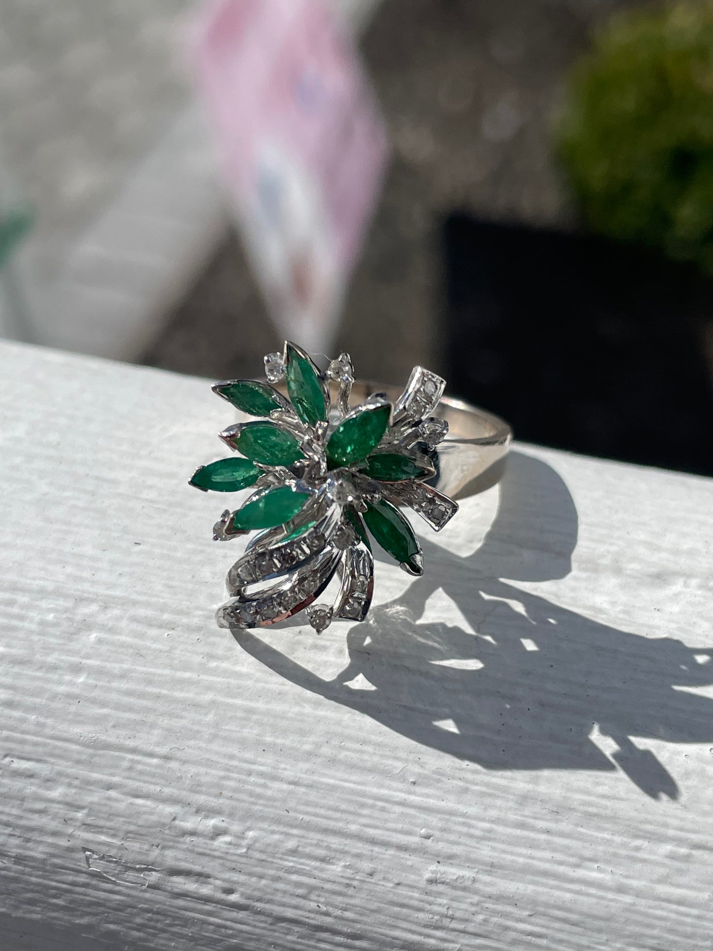 18k White Gold Natural Emerald & Diamond Floral Cluster Ring Size 9
