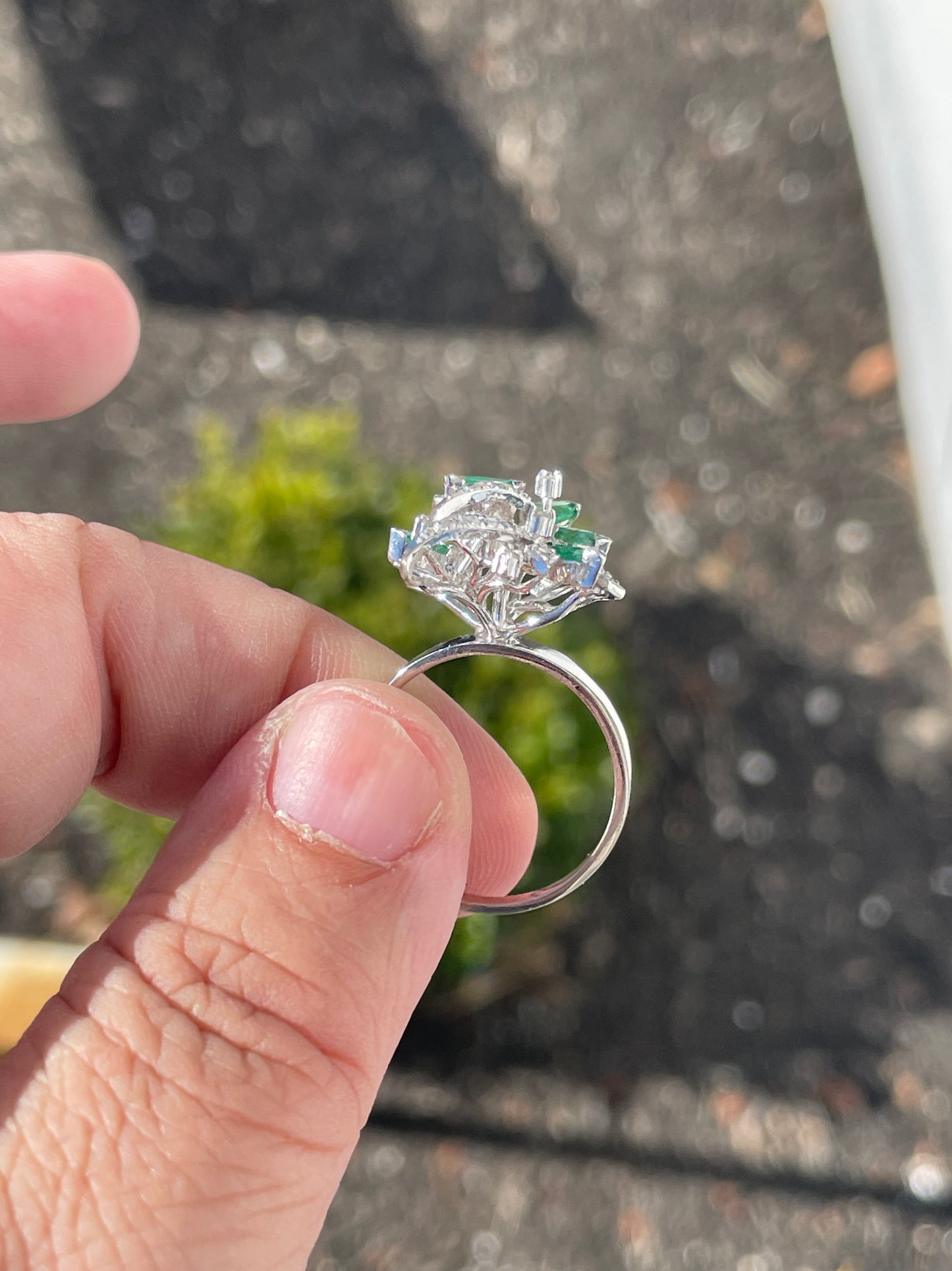18k White Gold Natural Emerald & Diamond Floral Cluster Ring Size 9