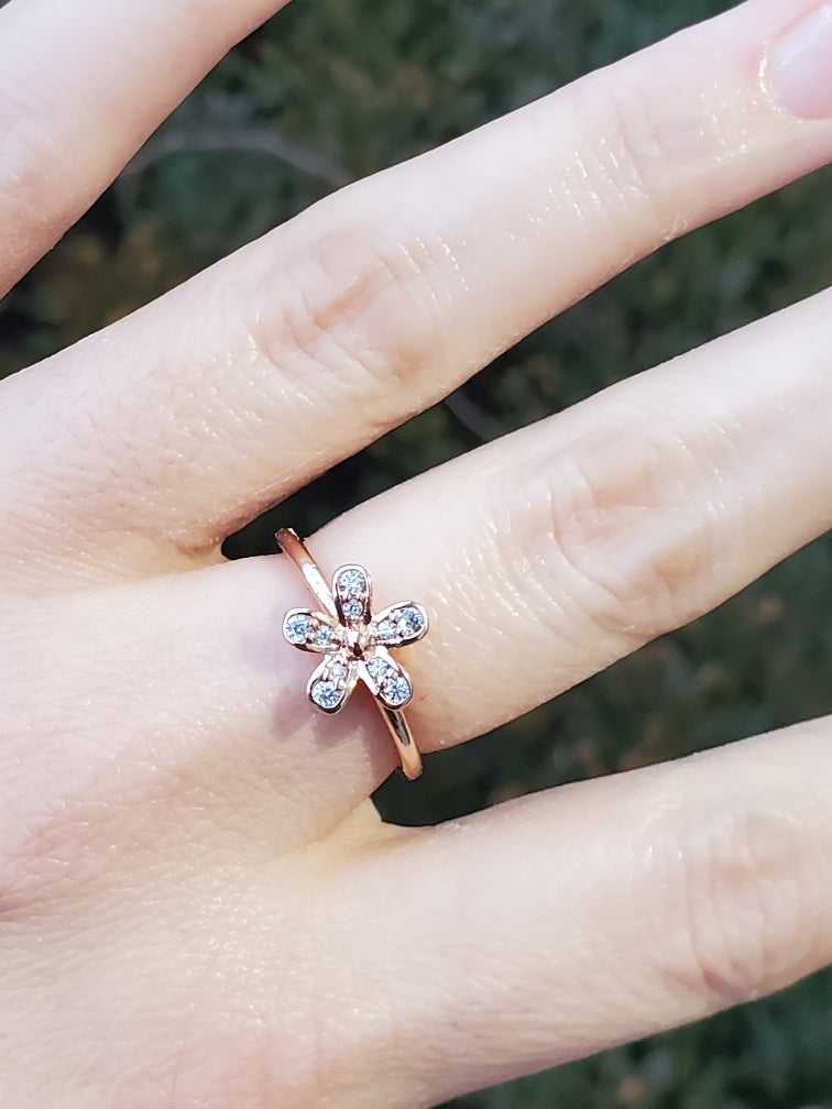 Retired Pandora Rose Dazzling Daisy Ring