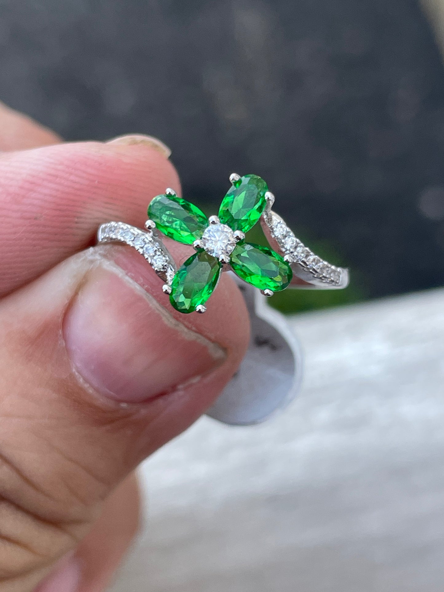 Stainless steel Green Zirconia Flower Clover Ring size 7.5