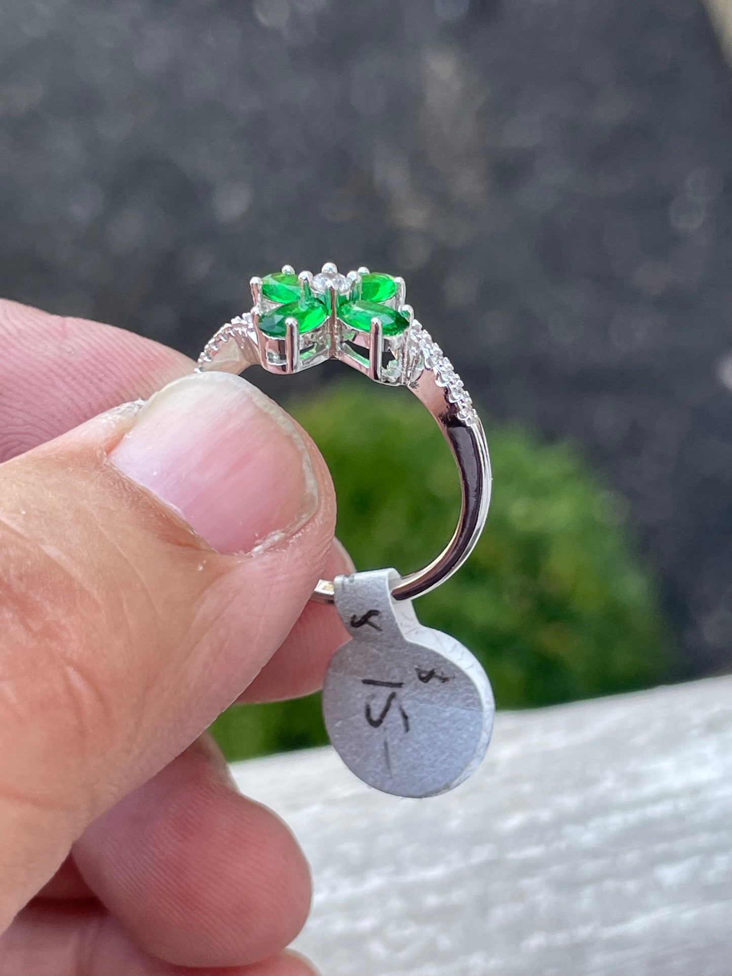 Stainless steel Green Zirconia Flower Clover Ring size 7.5