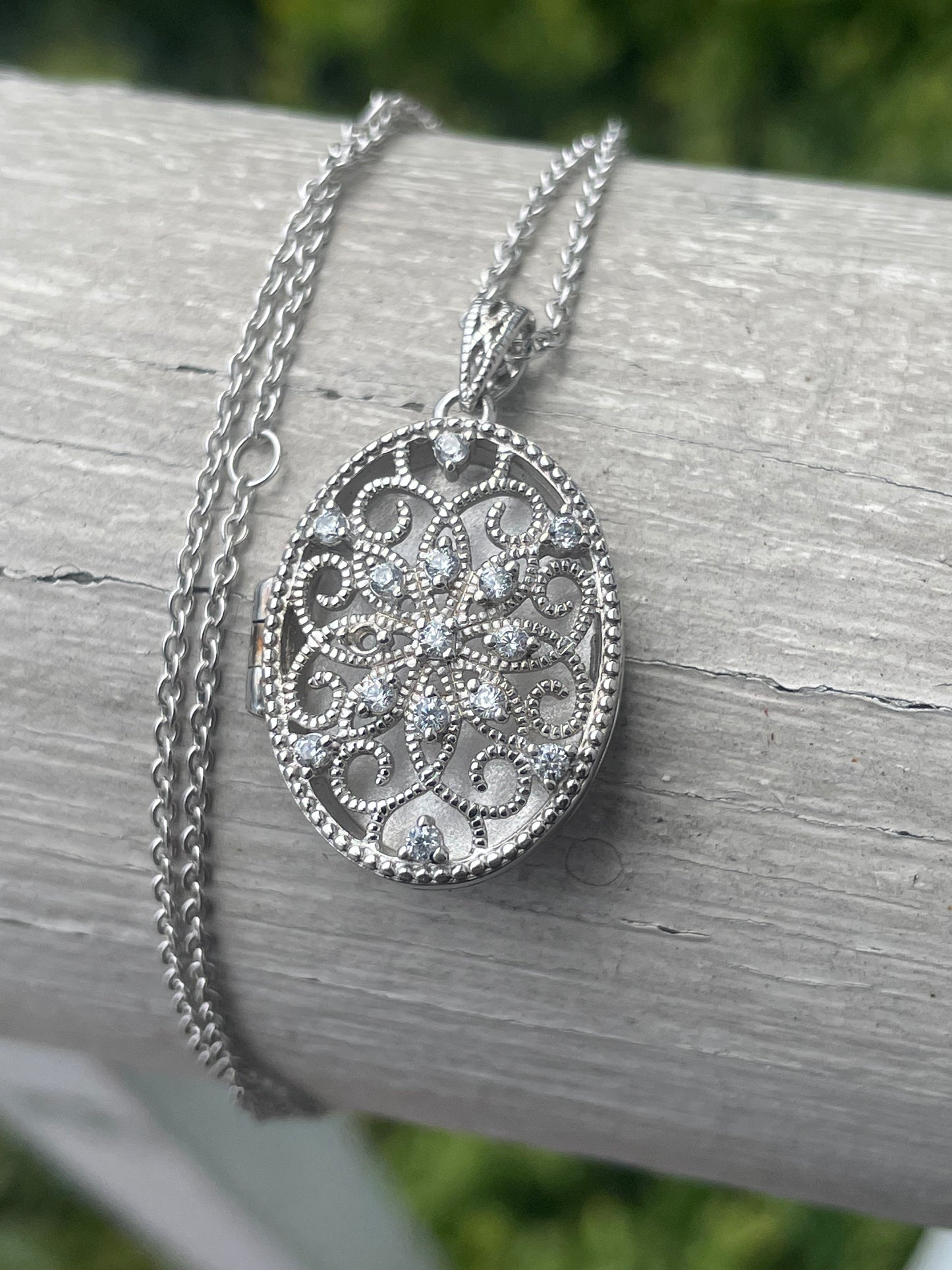 925 Sterling Silver Openwork Filigree Clear Zirconia Oval Locket