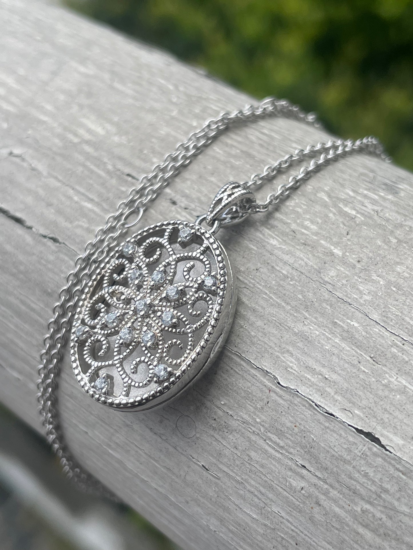 925 Sterling Silver Openwork Filigree Clear Zirconia Oval Locket
