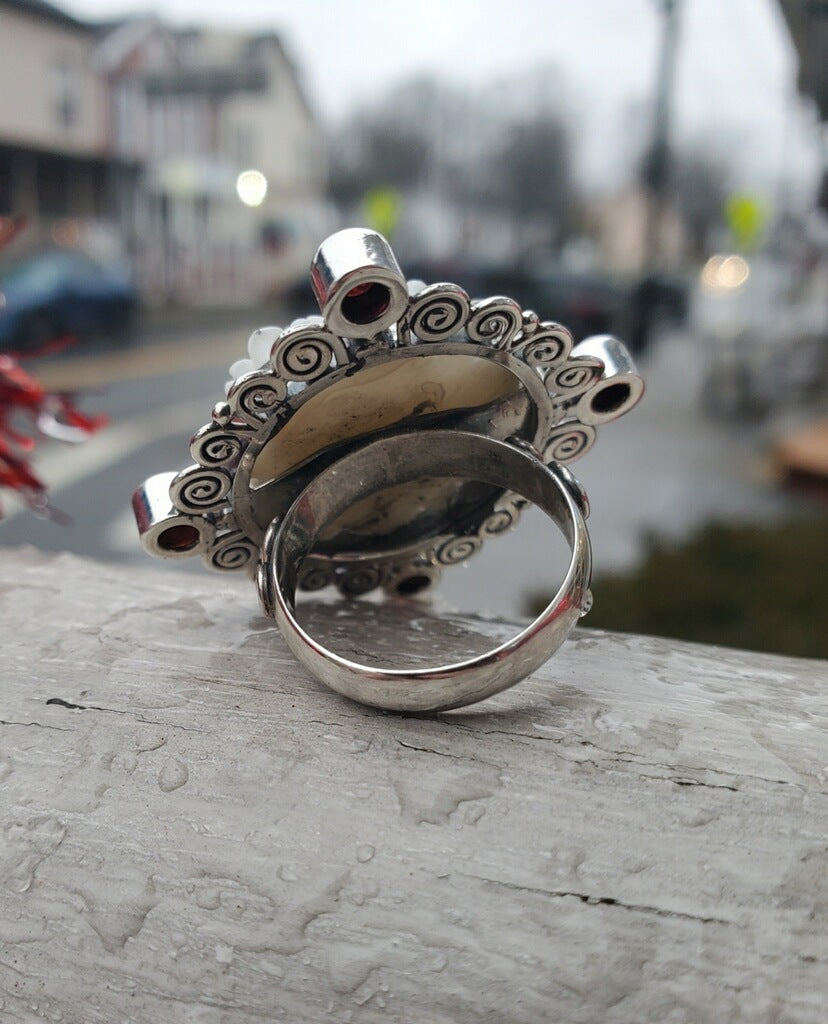 925 Sterling Silver Unique Alabaster & Garnet Handmade Flower Ring