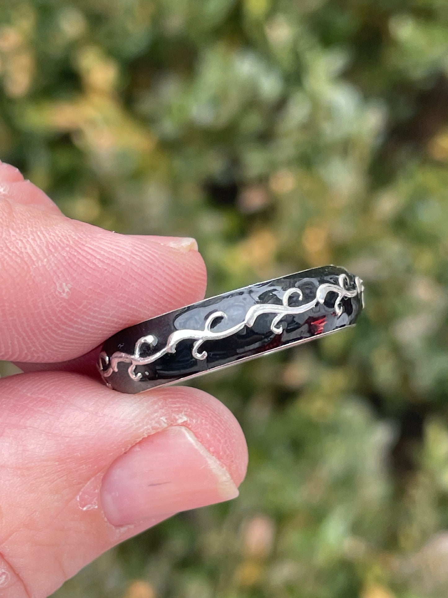 925 Sterling Silver Black Enamel Barbed Wire Eternity Band Ring