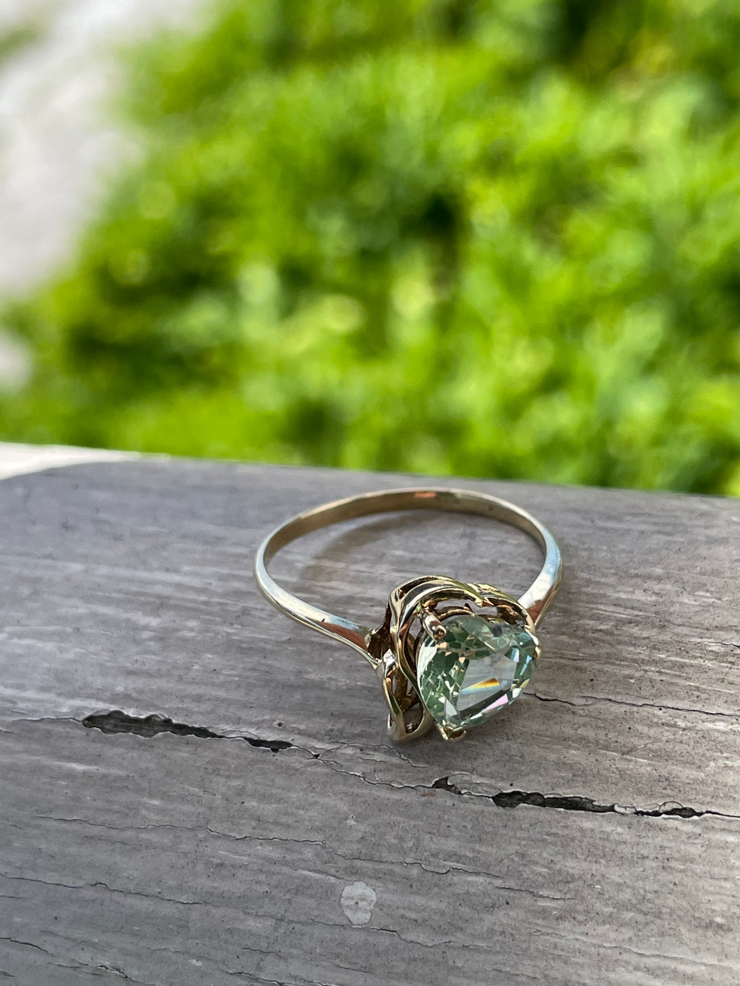 14k Gold Heart Shape Green Amethyst Ring