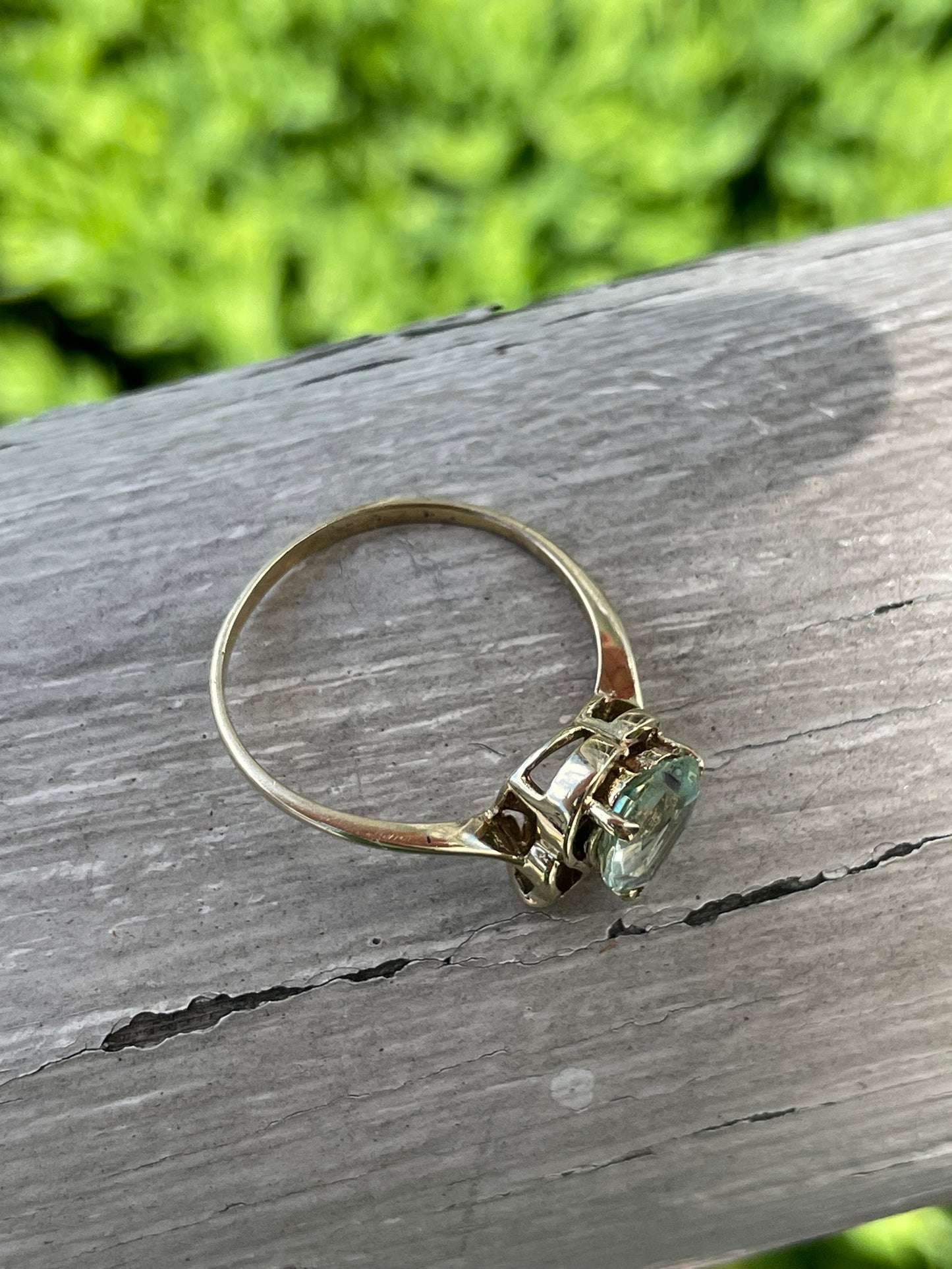 14k Gold Heart Shape Green Amethyst Ring