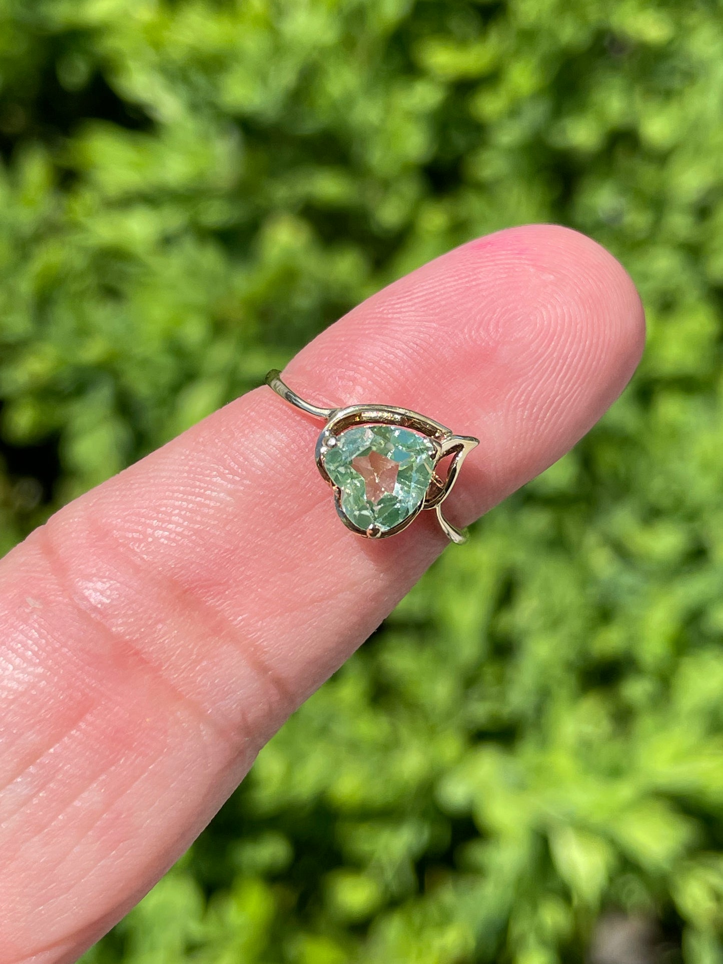 14k Gold Heart Shape Green Amethyst Ring