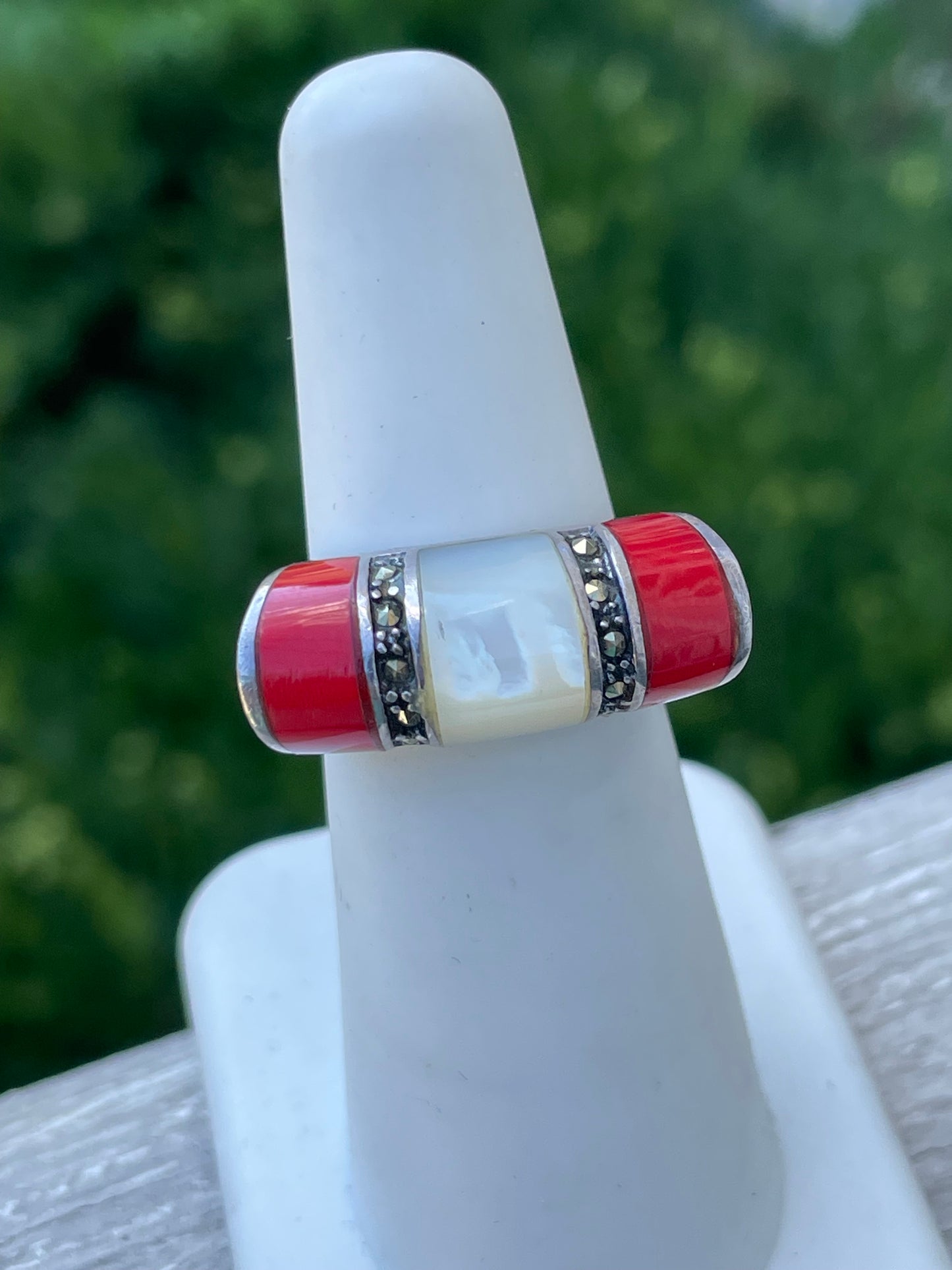 925 Sterling Silver Red Jasper & Mother of Pearl Bar Ring