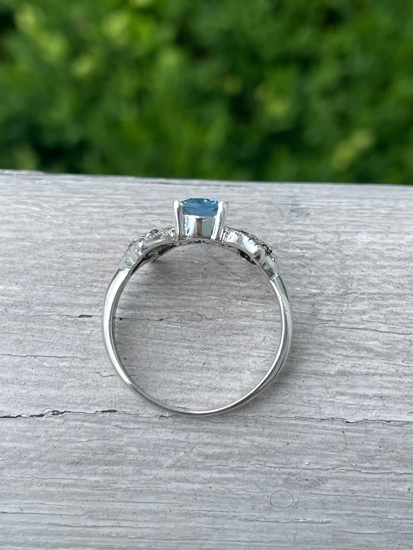 925 Sterling Silver Blue topaz Bow Ring Size 9