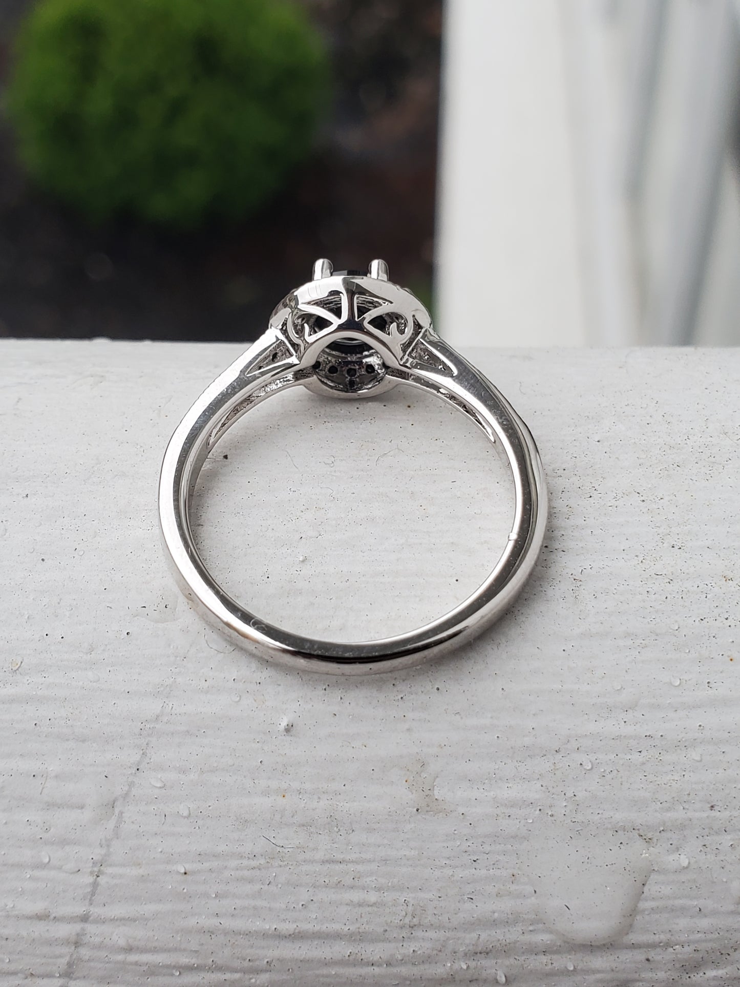 925 Sterling Silver Ladies Black Spinel Halo Solitare Ring