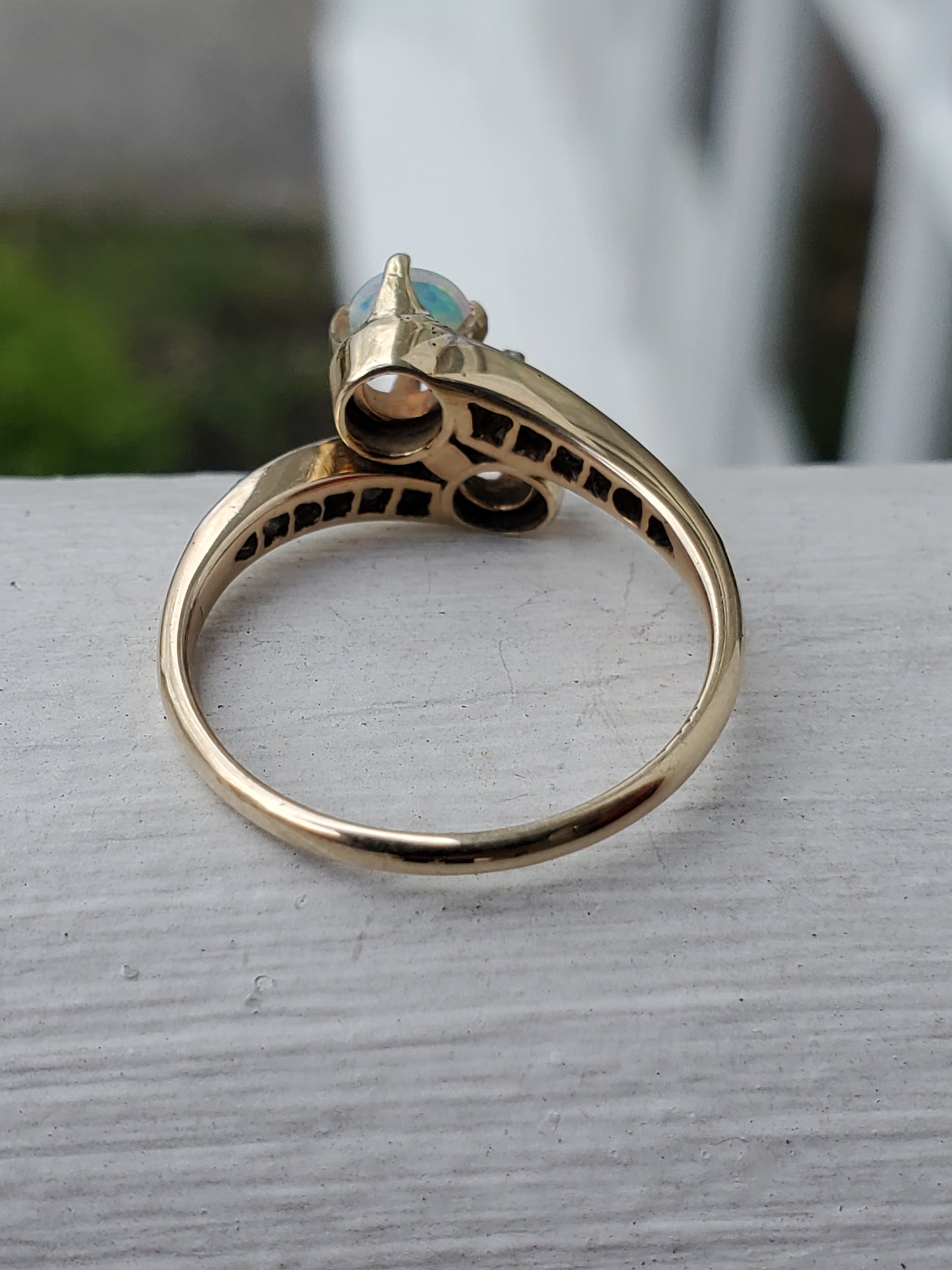 14k Solid Gold Antique Ladies Opal & Rose Cut Diamond Bypass Ring