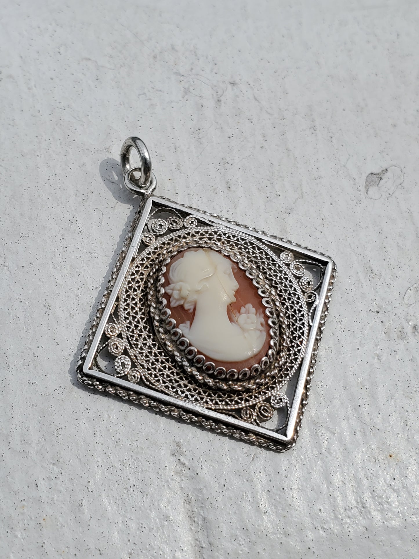 925 Sterling Silver Ladies Vintage Cameo Filagre Charm Pendant