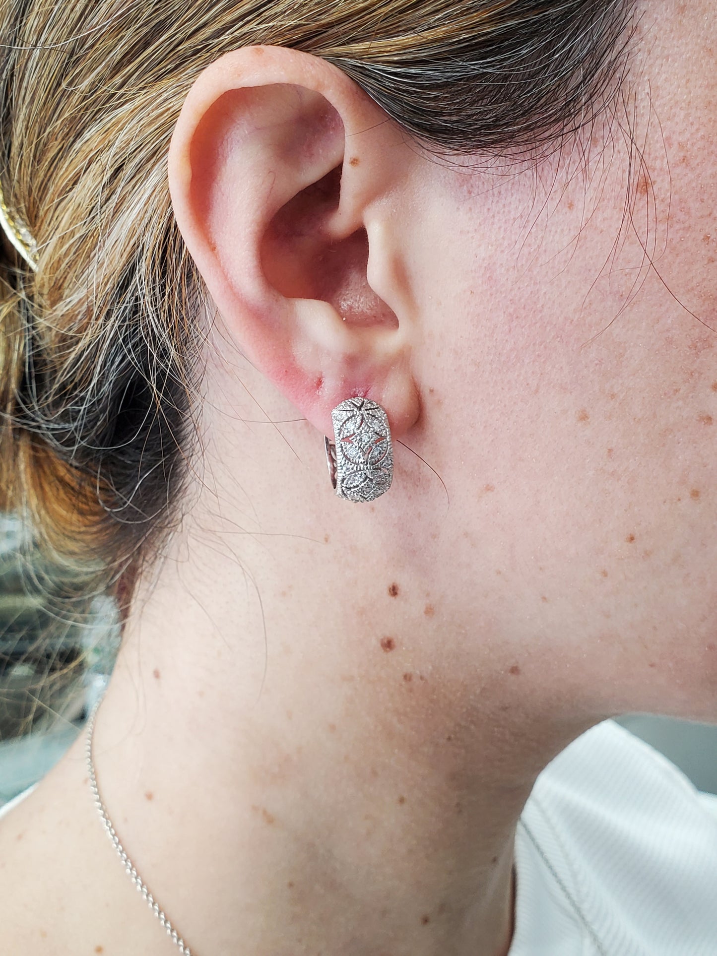 925 Sterling Silver Sparkling Filagre CZ Huggie Hoop Earrings