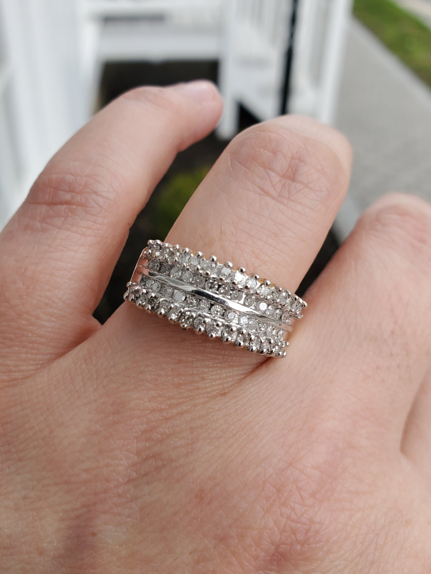 10k two tone Diamond Band Ring Size 7