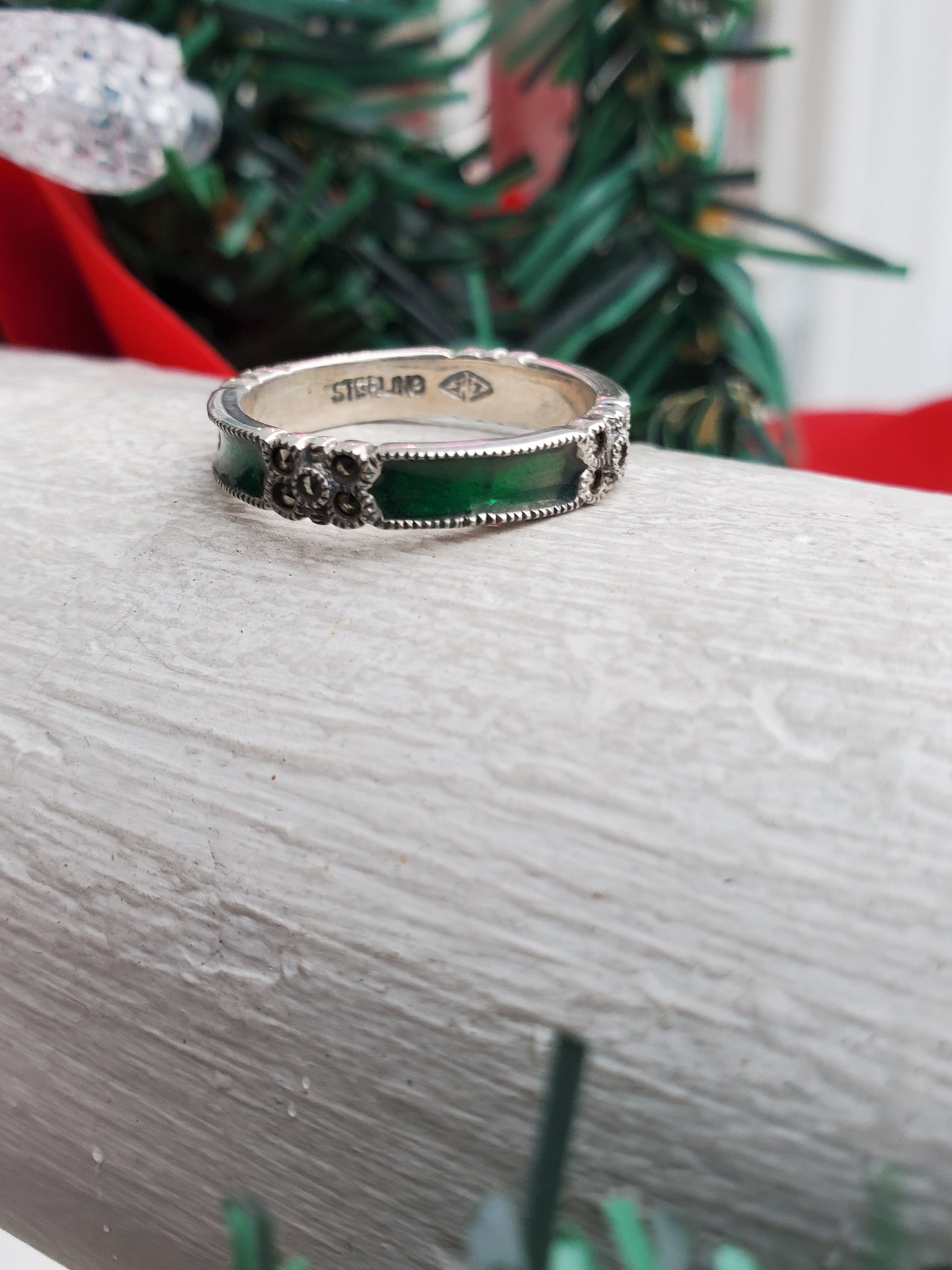 925 Sterling Silver Designer Judith Jack Marcasite & Green Enamel Band Ring