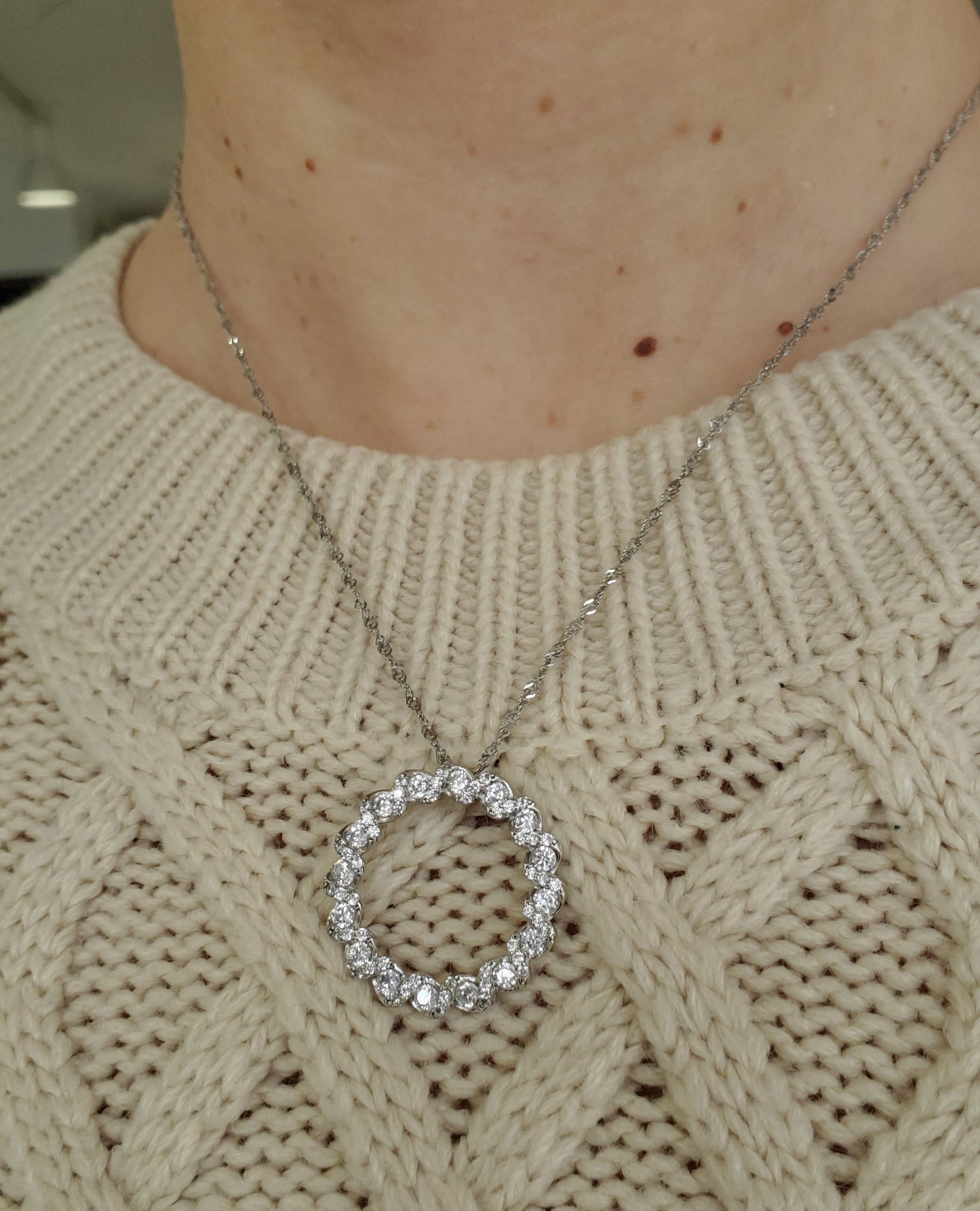 925 Sterling Silver Circle of Life Fancy Wreath Necklace