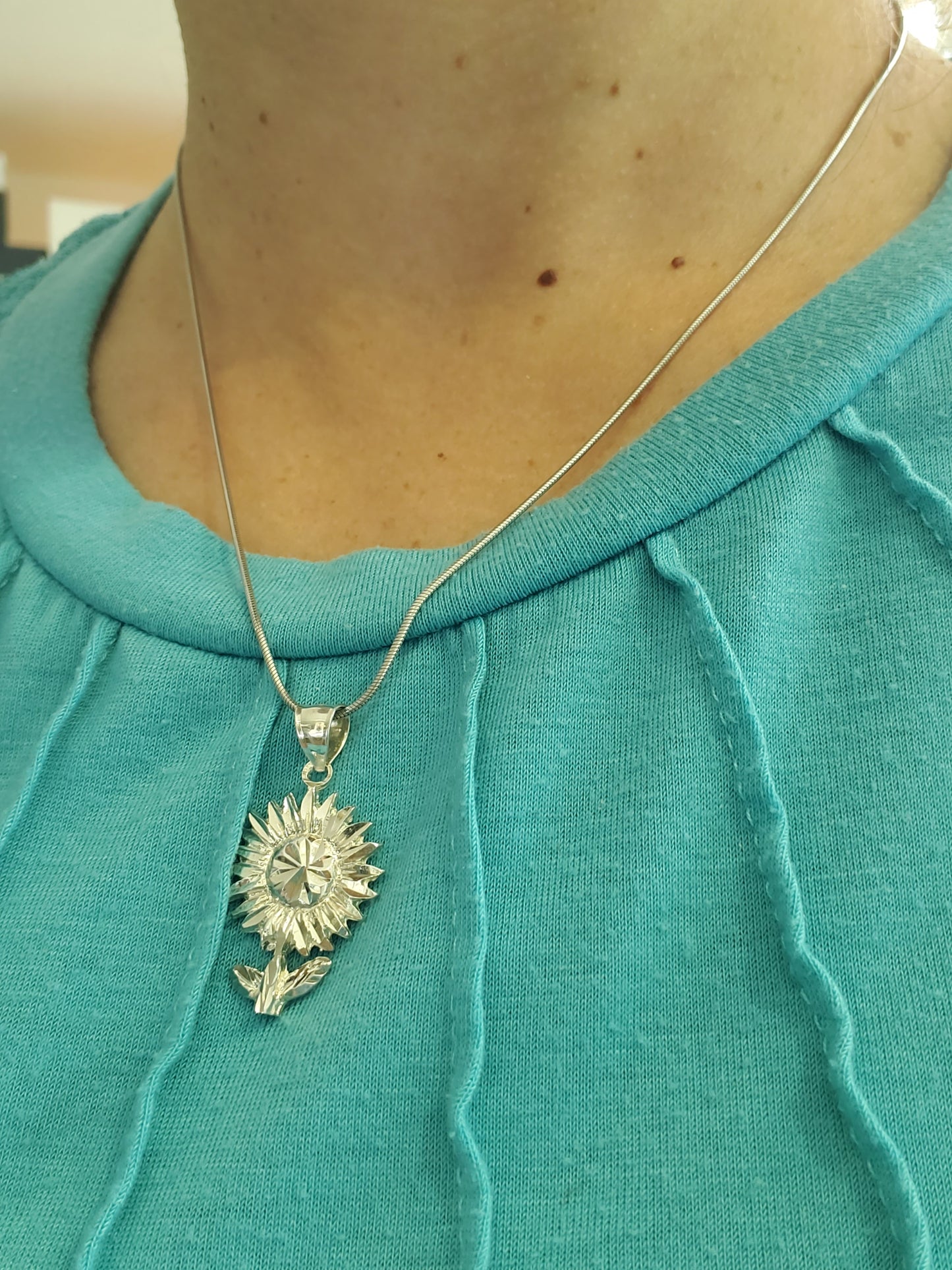 925 Sterling Silver Sunflower 🌻 Charm Pendant Necklace