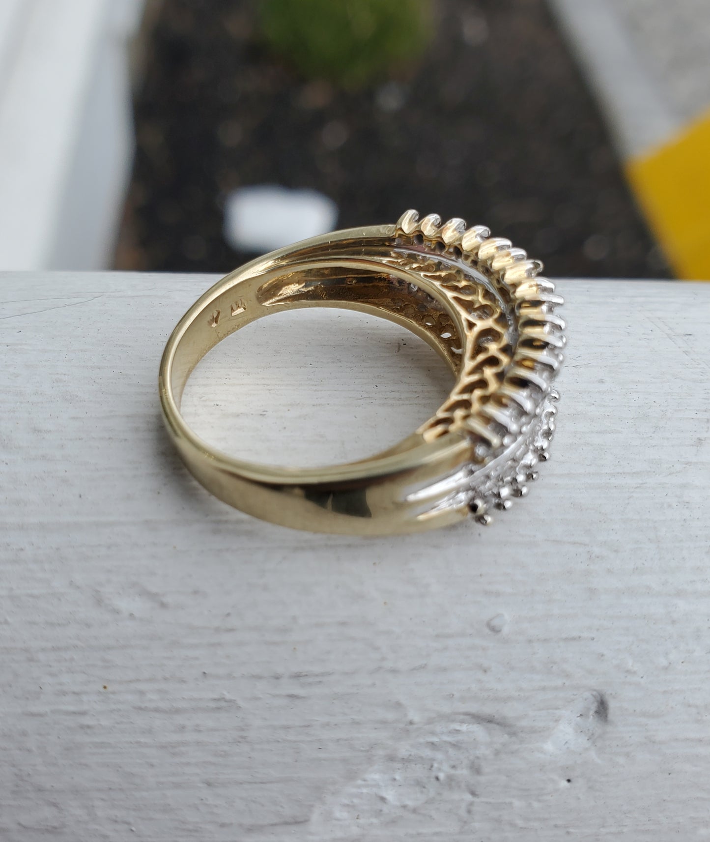 10k two tone Diamond Band Ring Size 7