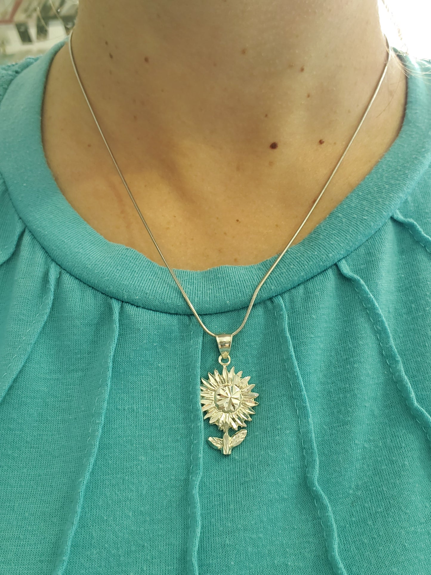 925 Sterling Silver Sunflower 🌻 Charm Pendant Necklace