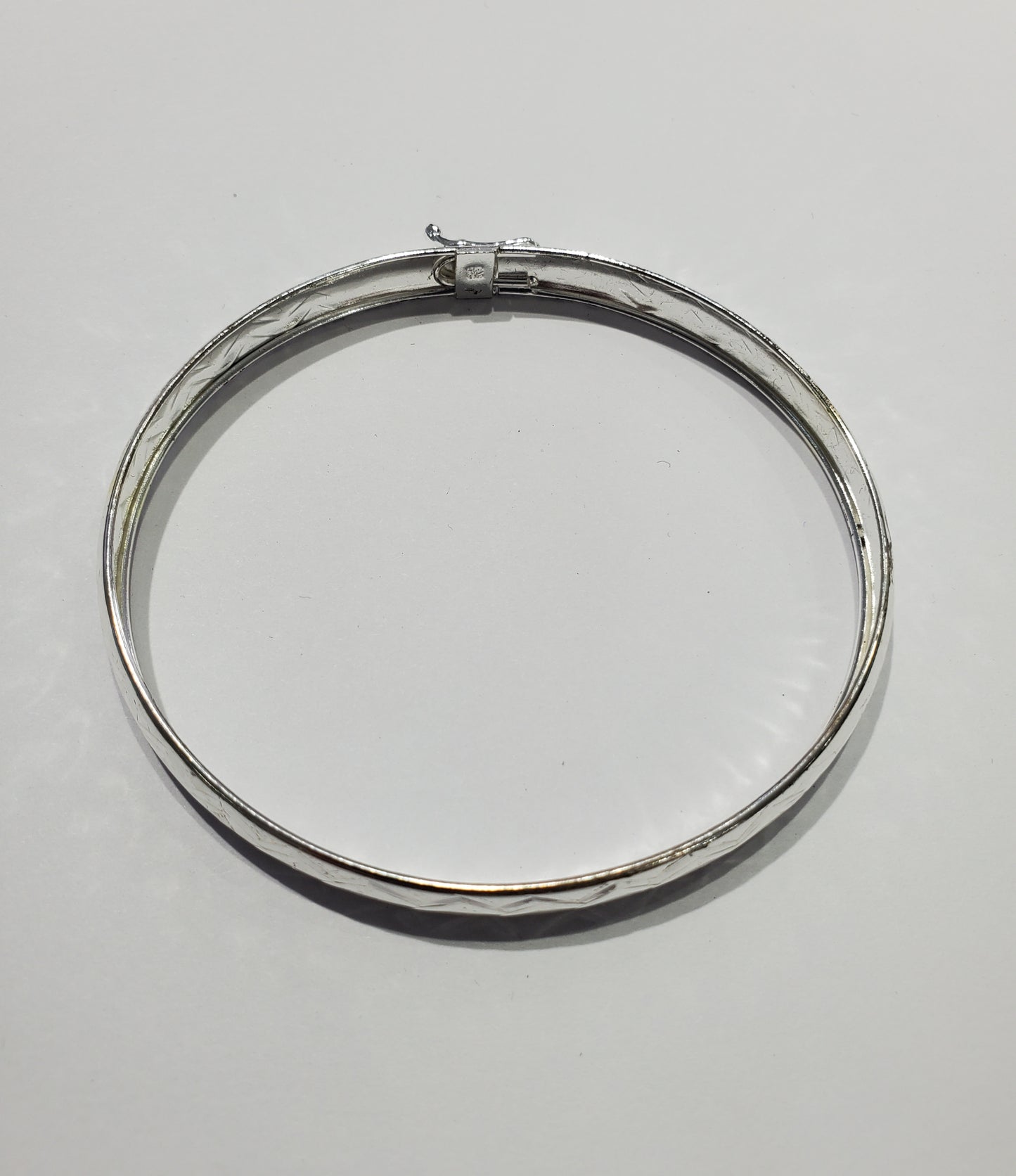 925 Sterling Silver Diamond Cut Zig-Zag Bangle Bracelet