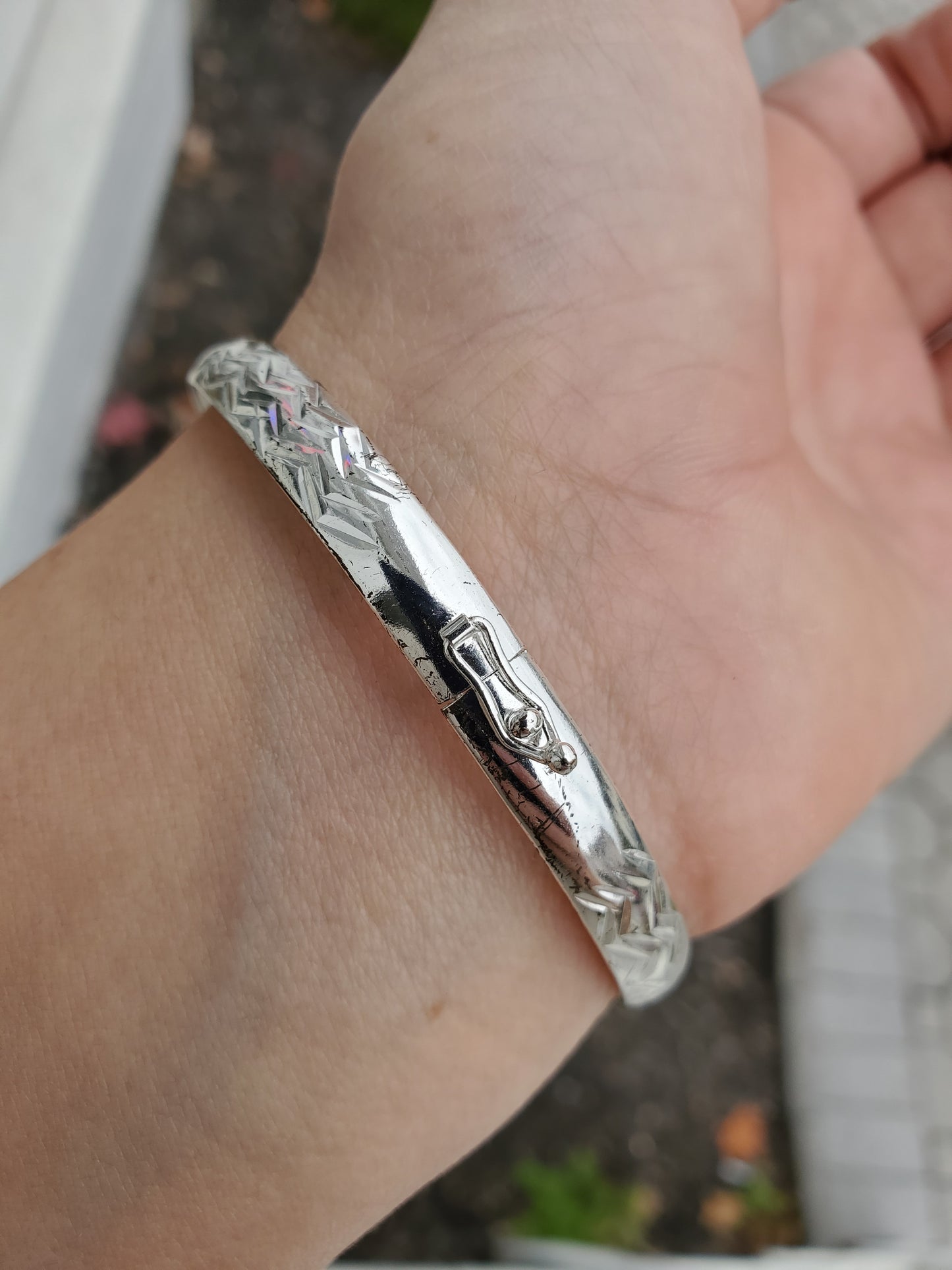 925 Sterling Silver Diamond Cut Zig-Zag Bangle Bracelet