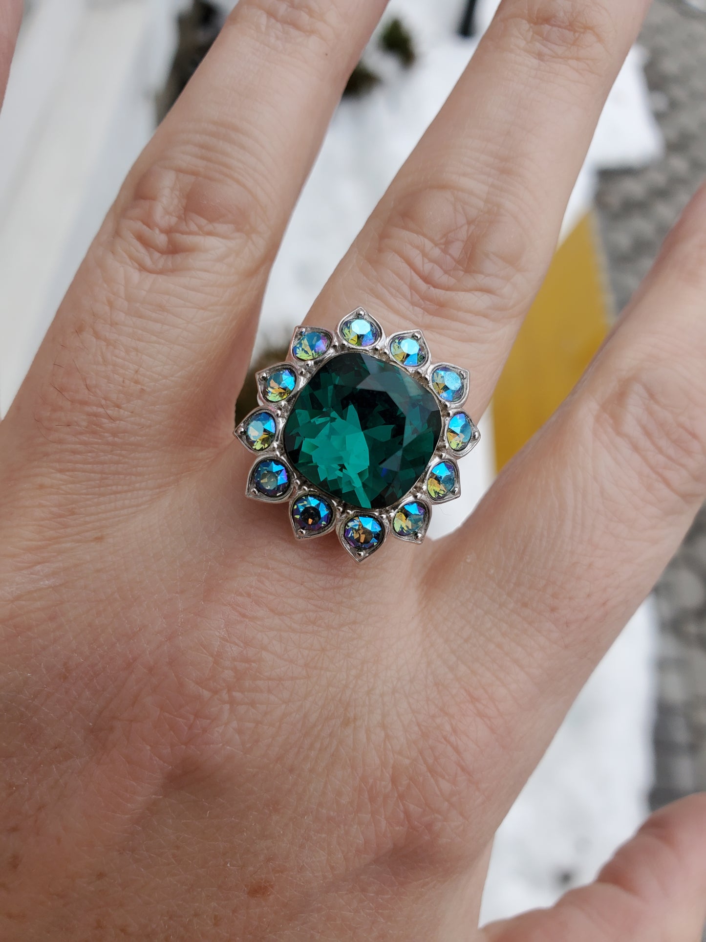 925 Sterling Silver Swarovski Elements Saprkling Green Crystal Cocktail Ring