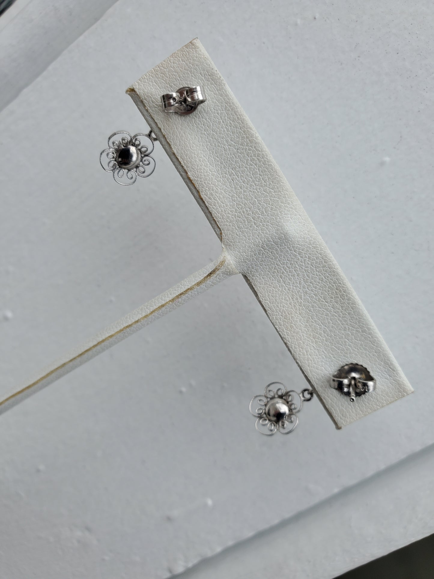 14k White Gold Vintage Art Deco Flower Zirconia Filagre Dangle Earrings