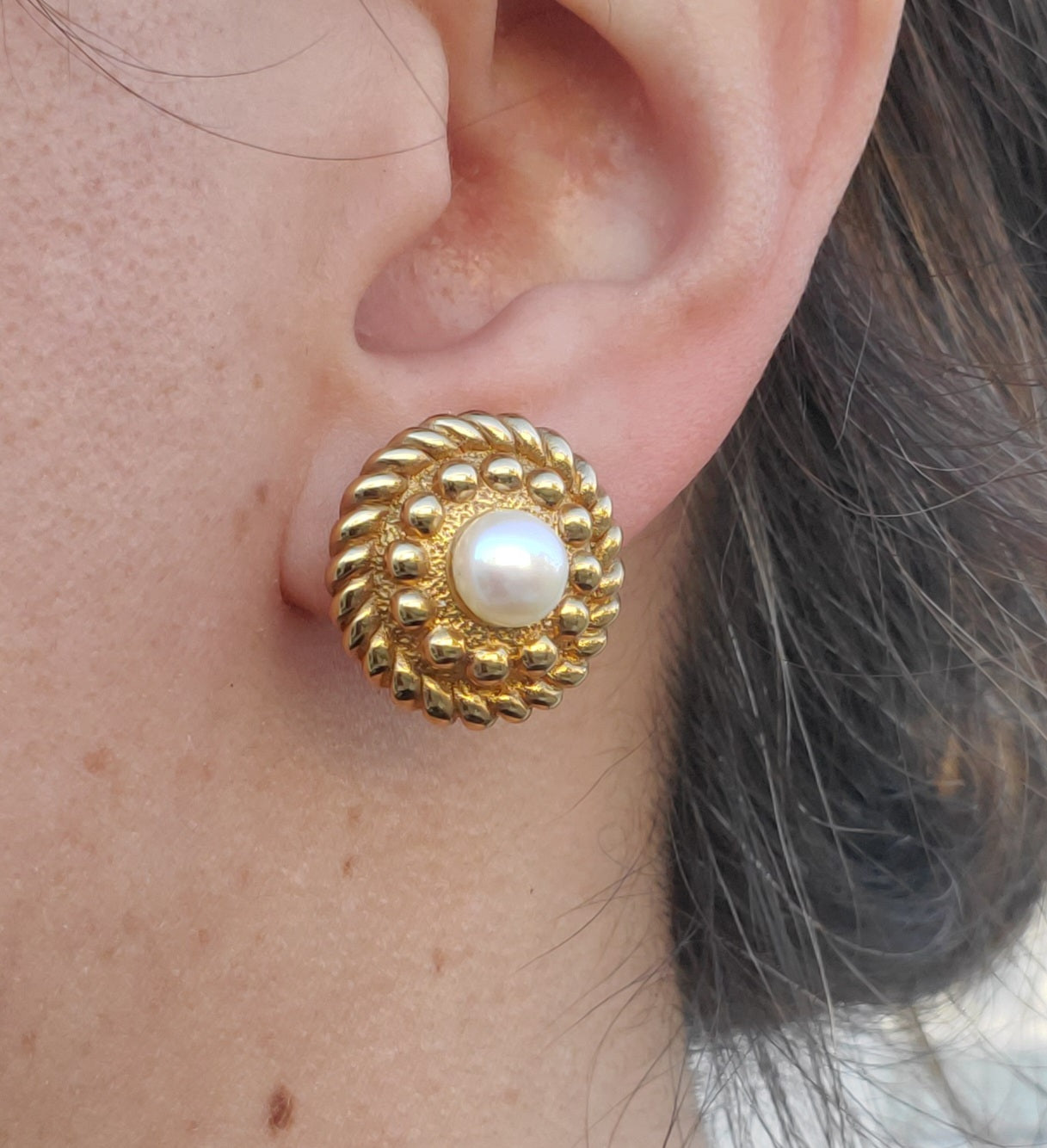 14k Yellow Gold Designer JIL 5mm Pearl Stud Earrings with Beaded Studded Halos