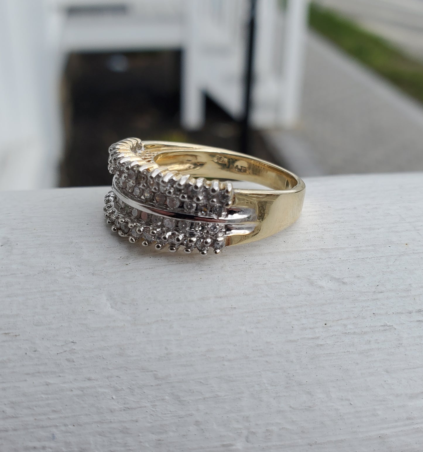 10k two tone Diamond Band Ring Size 7