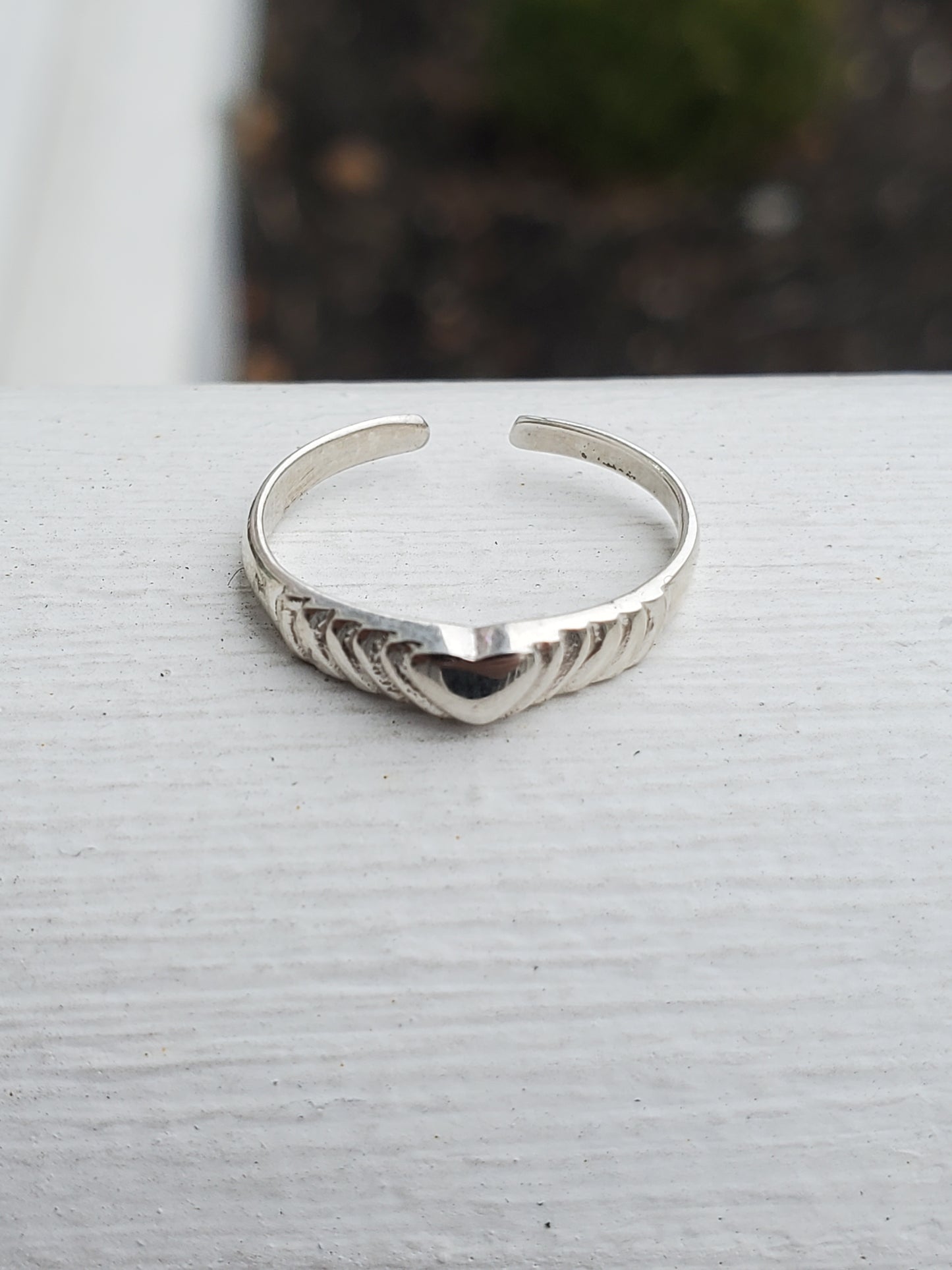 925 Sterling Silver Radiating Hearts Adjustable Toe/ Mid-Finger Ring