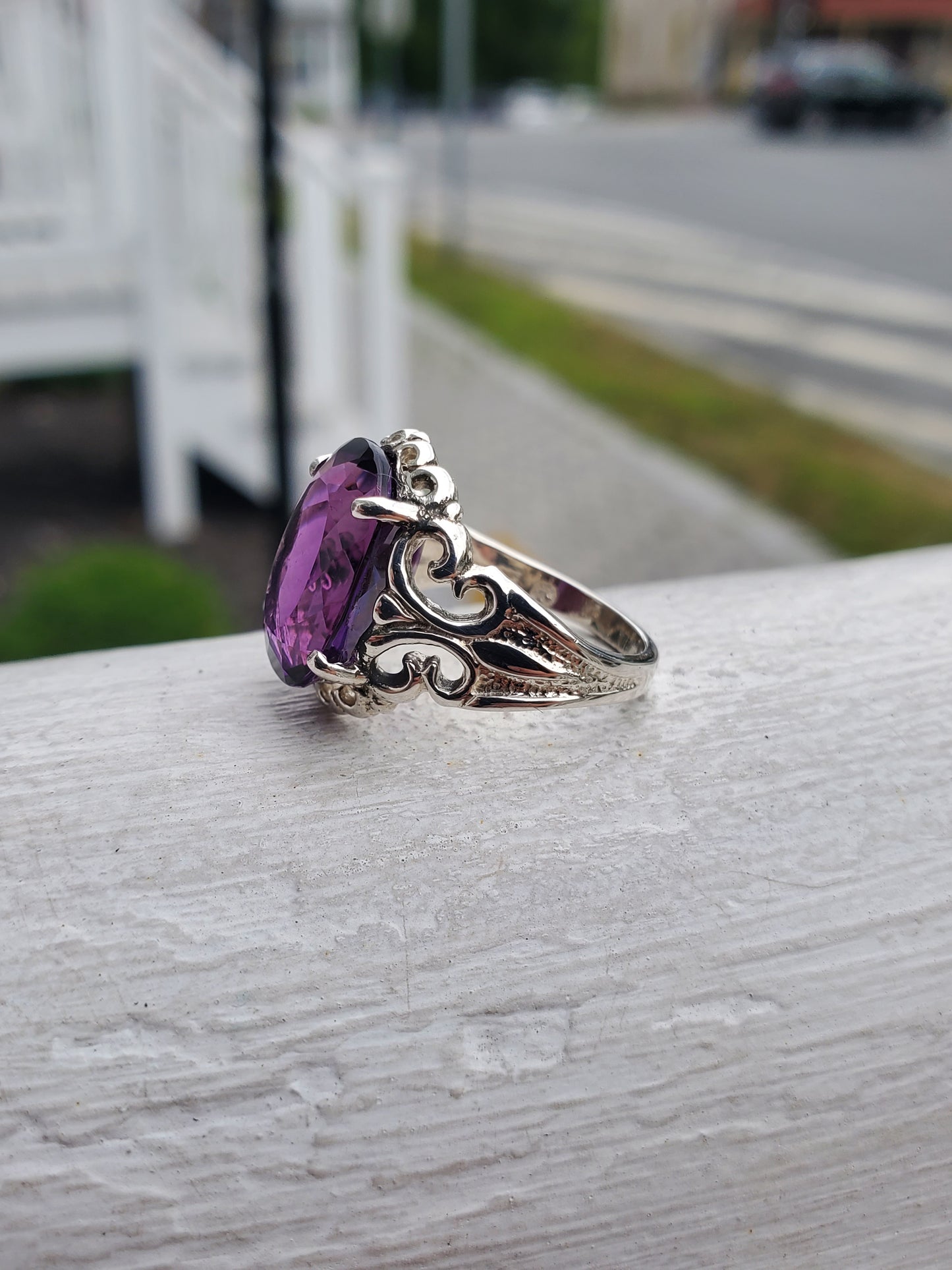 925 Sterling Silver 6 ct Oval Amethyst Solitare Ring