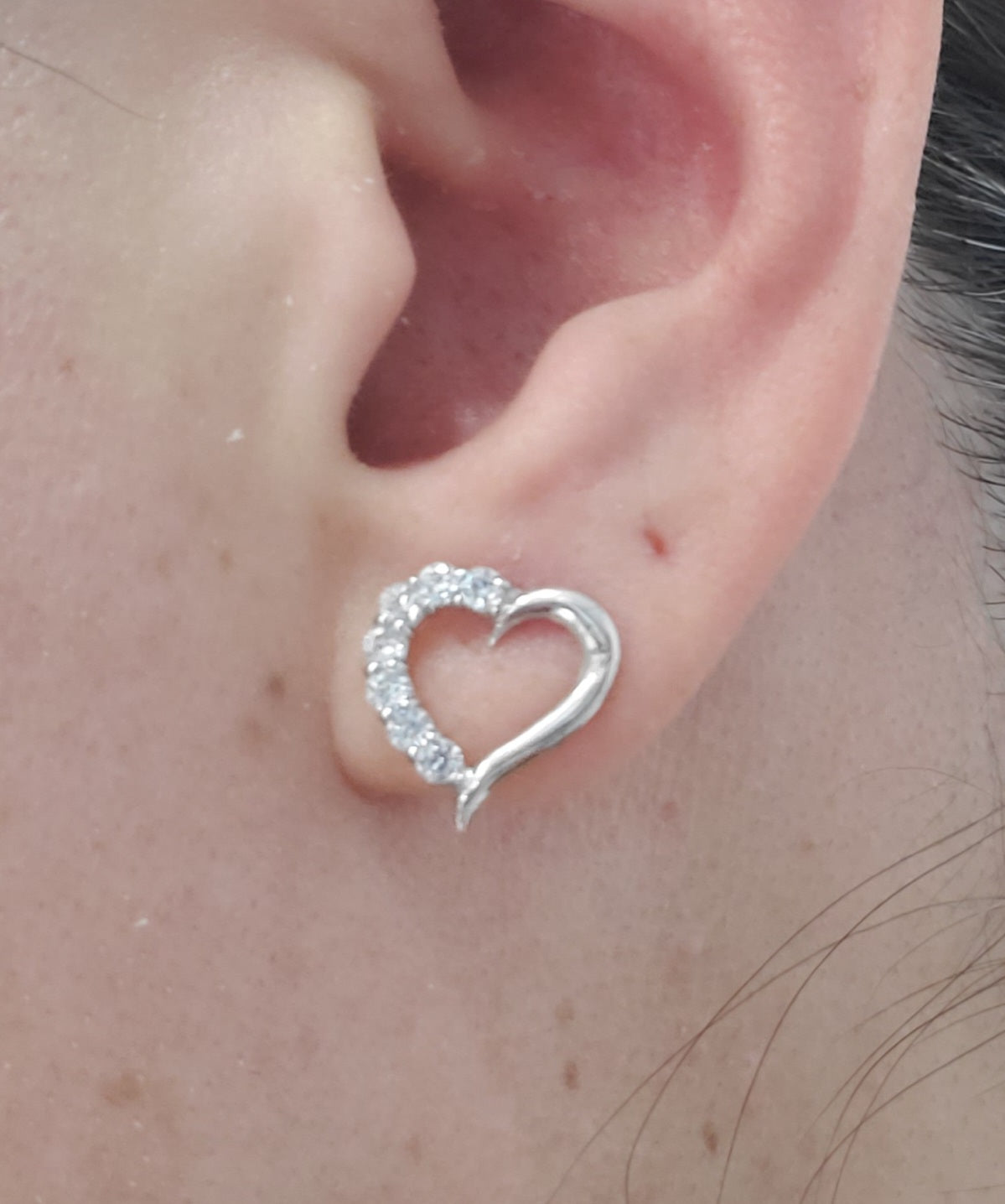 14k Solid White Gold Ladies Open Heary Zirconia Stud Earrings