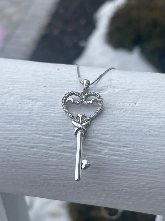 925 Sterling Silver Natural Diamond Unlock Your Heart Key Necklace