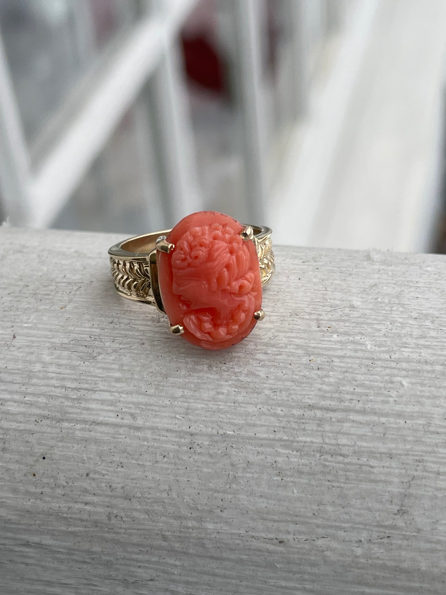 Solid 14k Gold Coral Cameo Ring Size 6.25