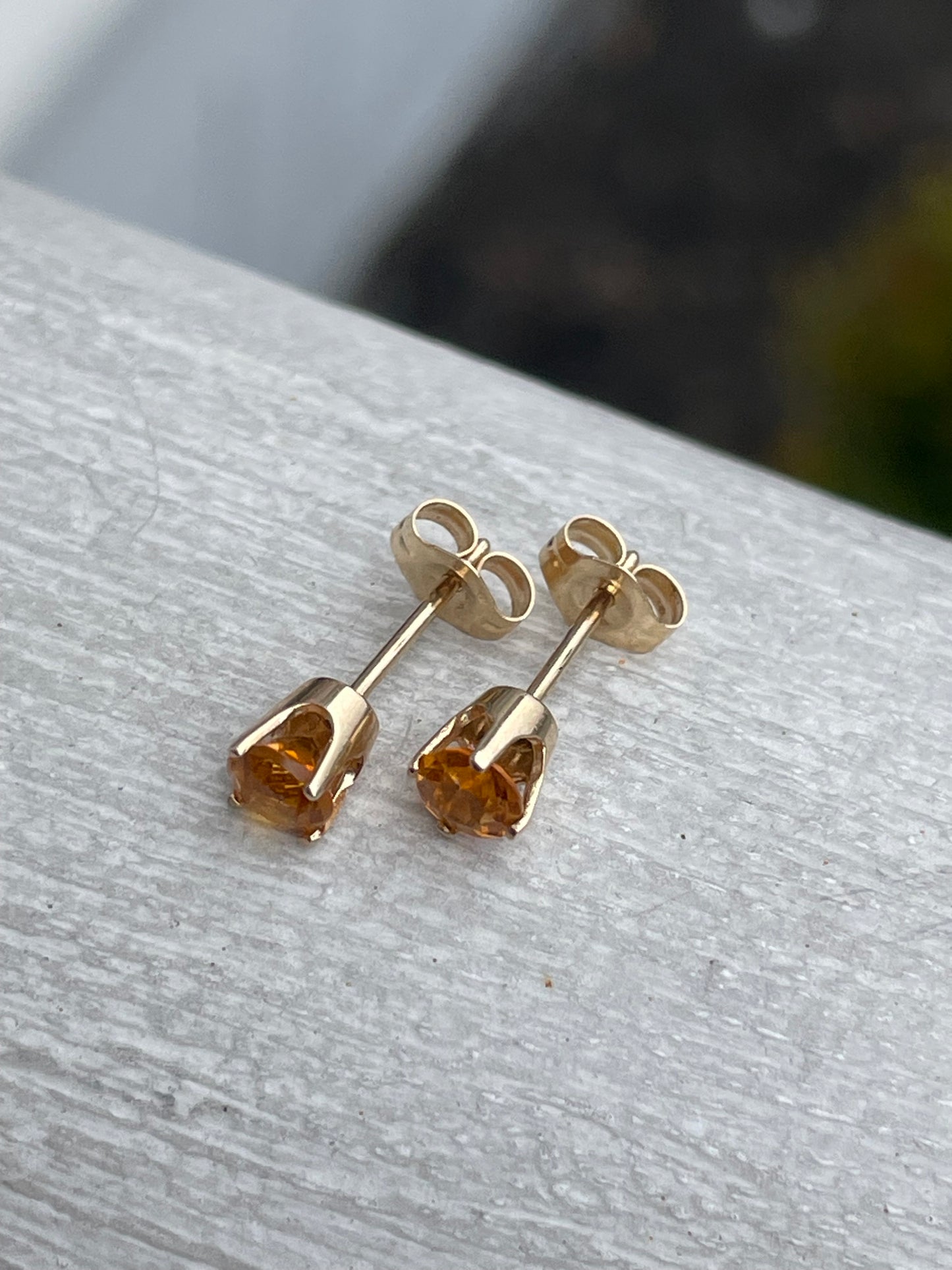14k gold citrine stud earrings