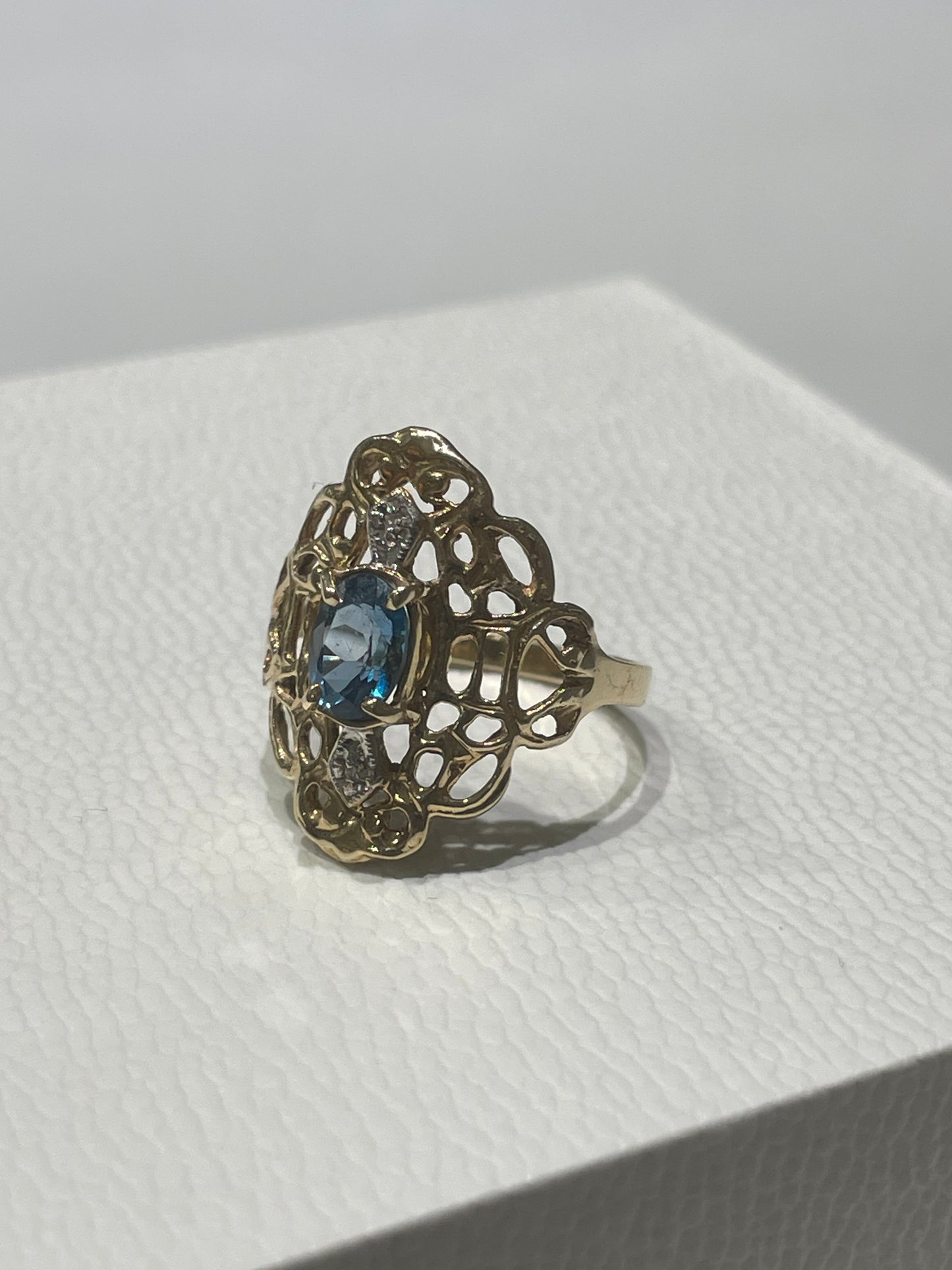 10k Gold Swiss Blue Topaz & Diamond Art Deco Ring Size 8