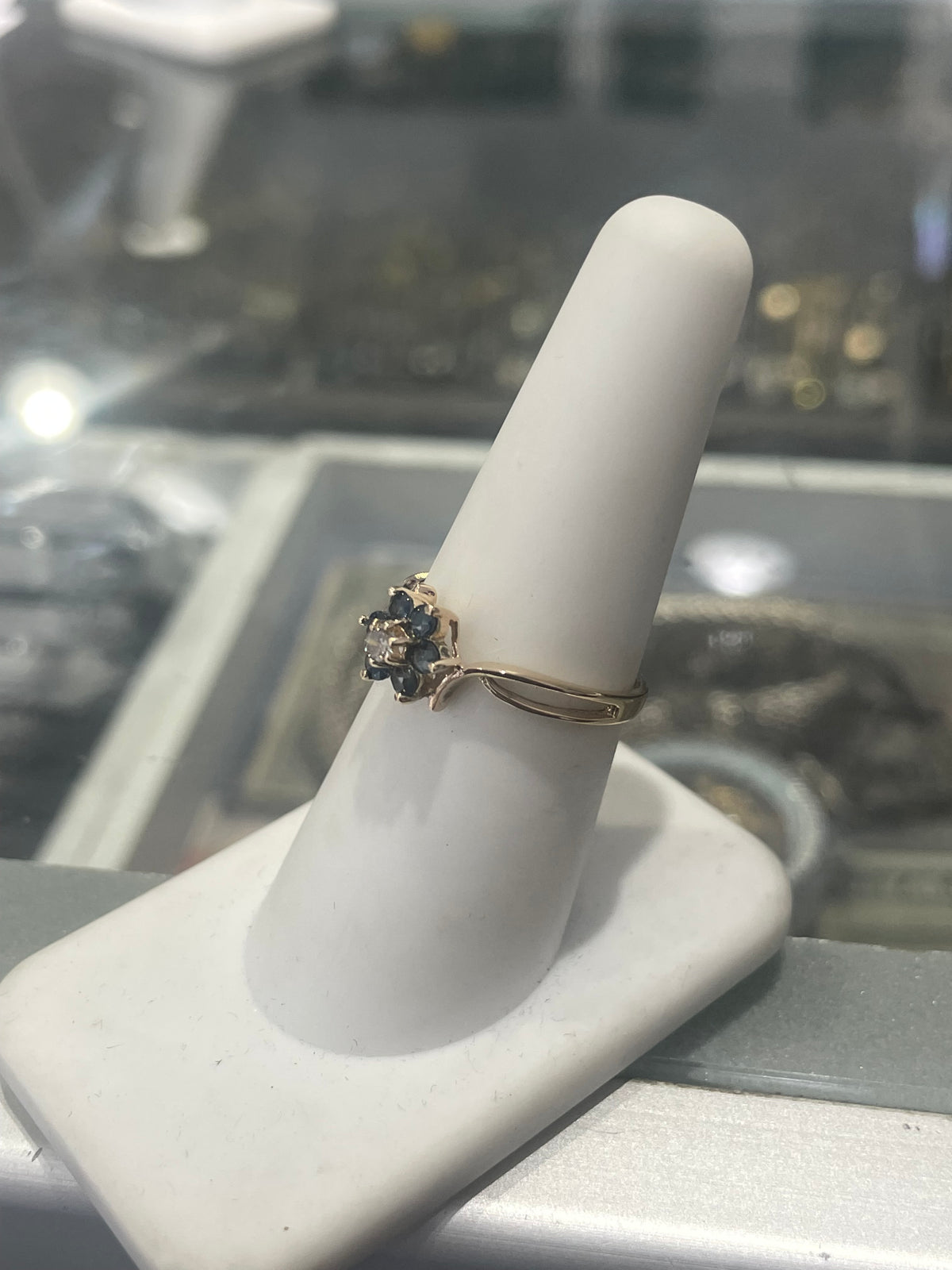 14k Gold Natural Sapphire and Diamond Flower Ring Size 7